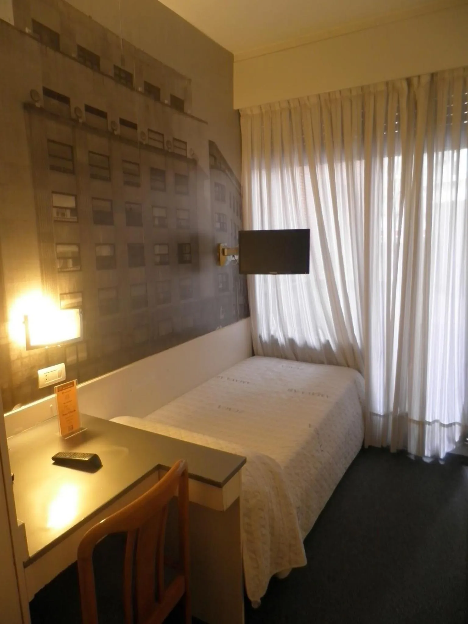 Photo of the whole room, Bed in Hotel Photo Zabalburu