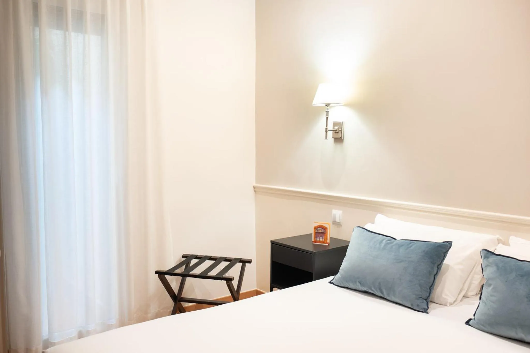 Photo of the whole room, Bed in Mesón Castilla Atiram Hotels