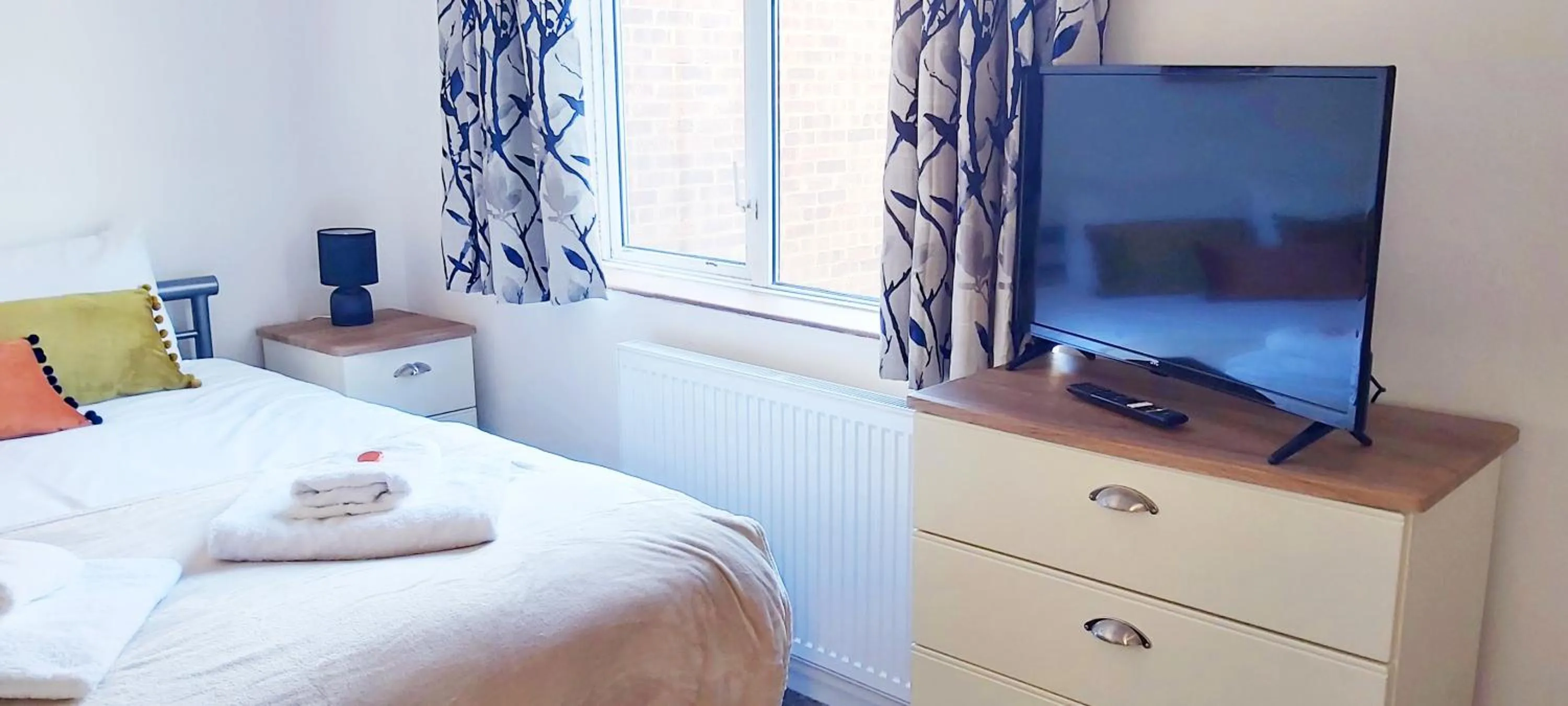 Bed in Modern, well located en-suite rooms with parking & all facilities