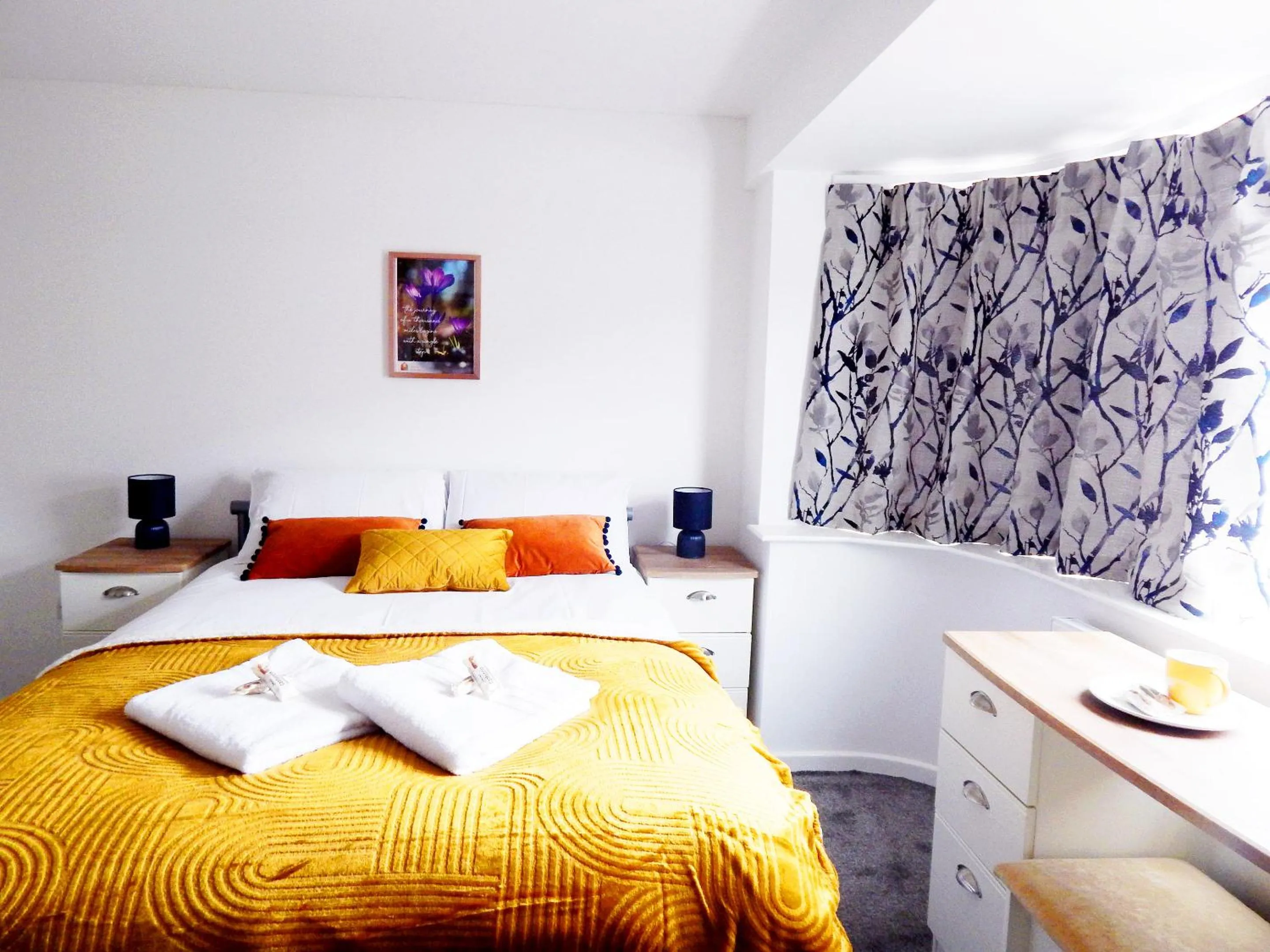 Bed in Modern, well located en-suite rooms with parking and all facilities