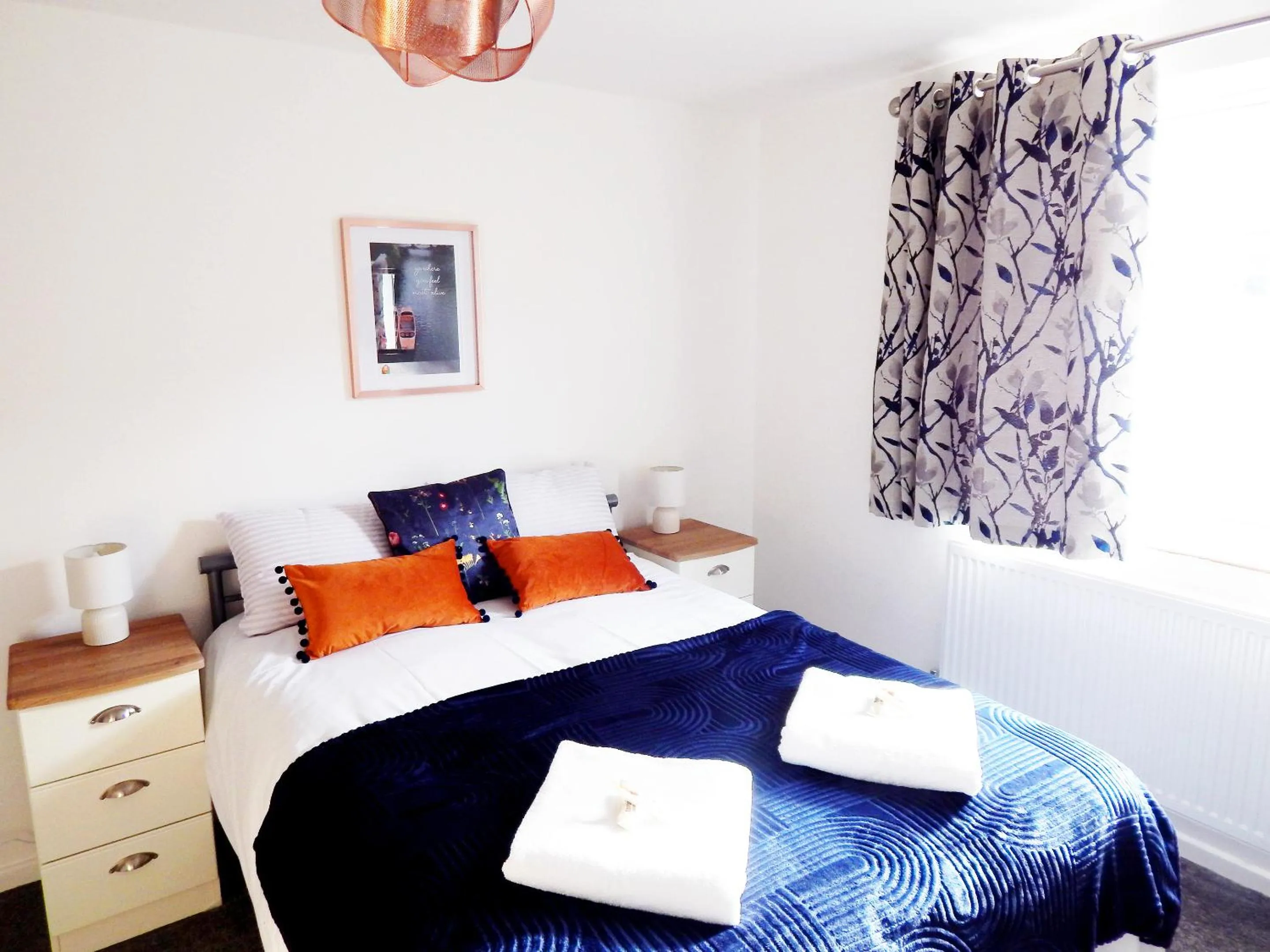 Bed in Modern, well located en-suite rooms with parking & all facilities