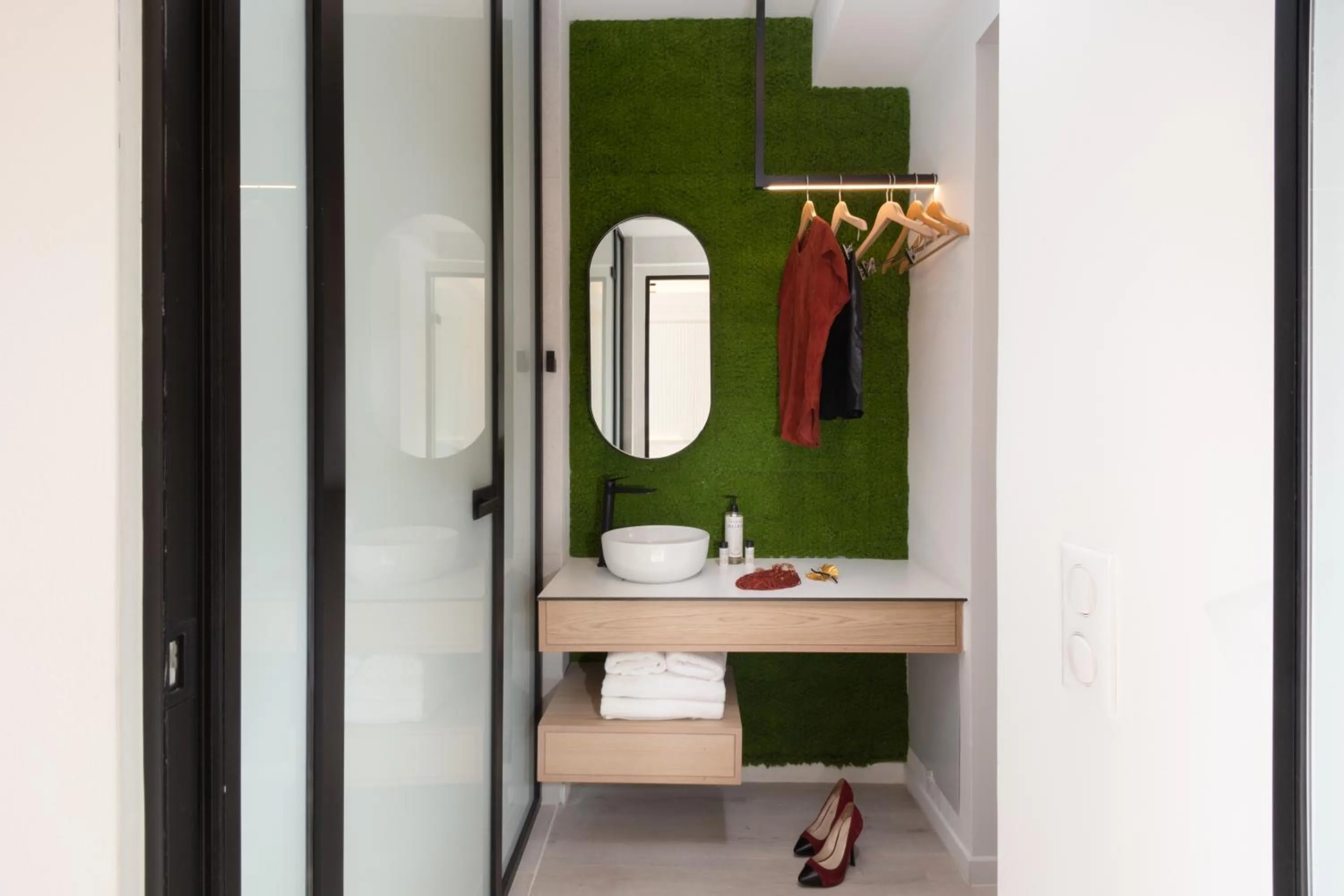 wardrobe in Incanto Boutique Suites - Mets