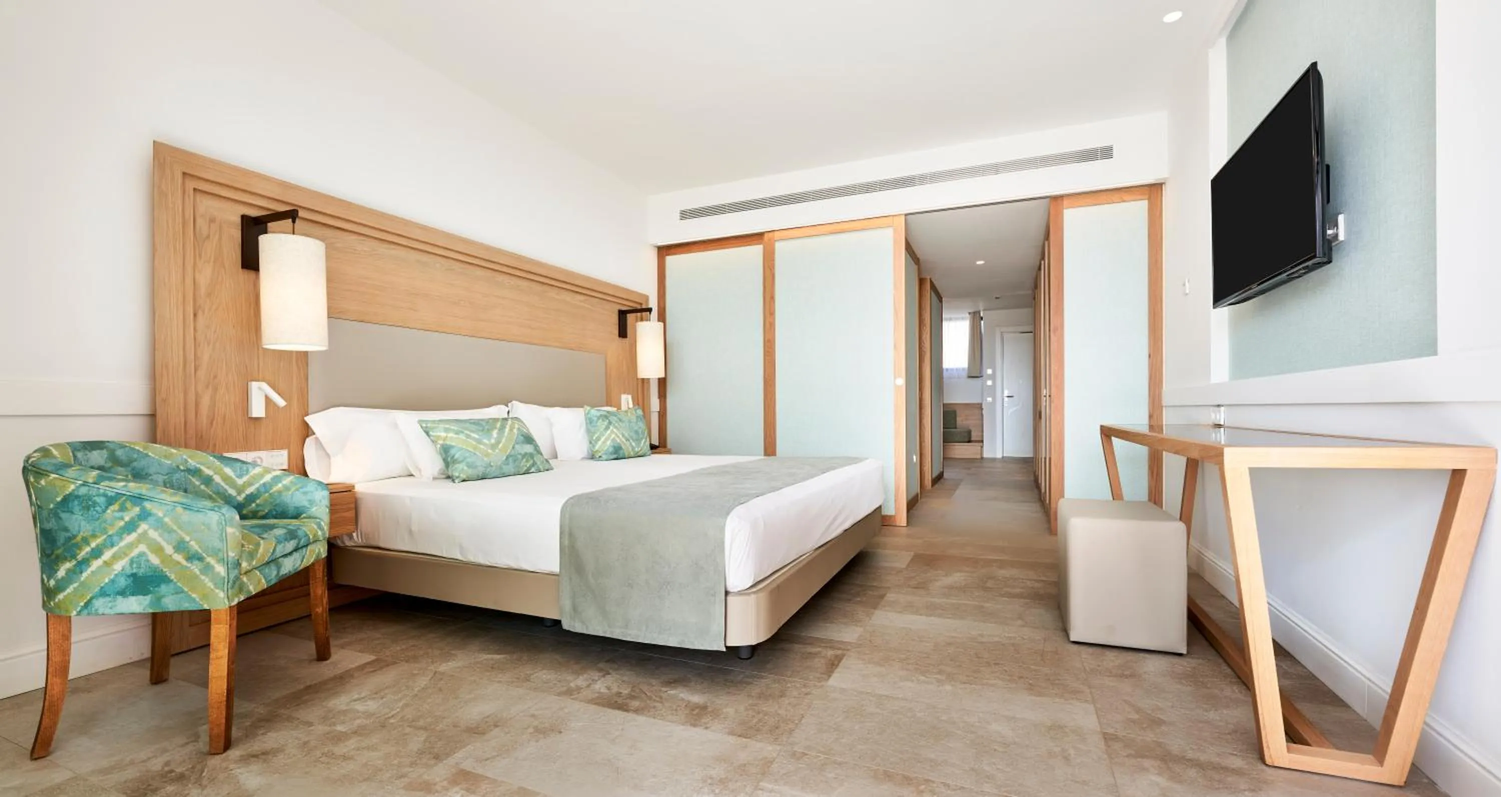 Photo of the whole room, Bed in Insotel Punta Prima Resort