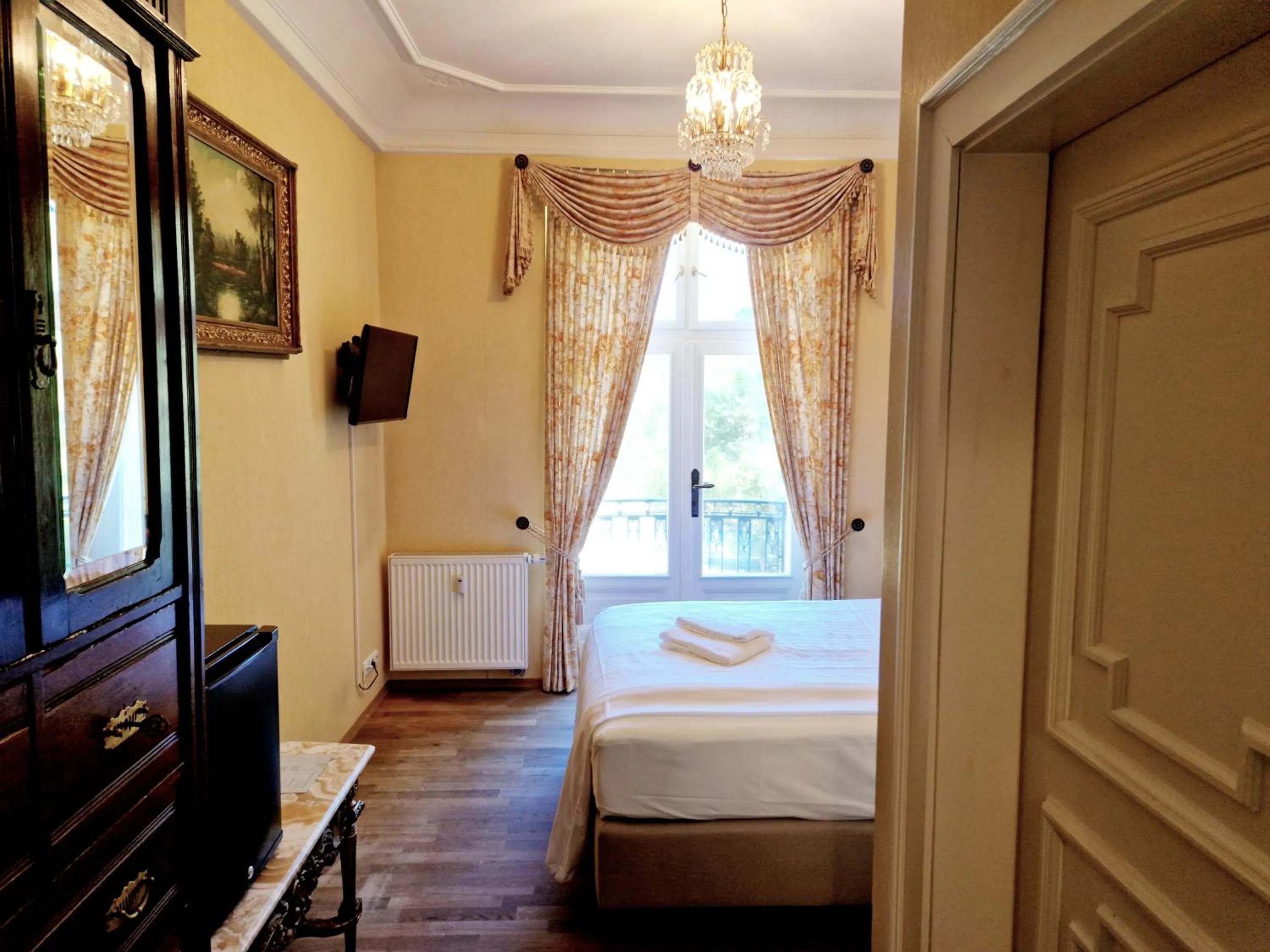 Photo of the whole room, Bed in Villa Bleichröder