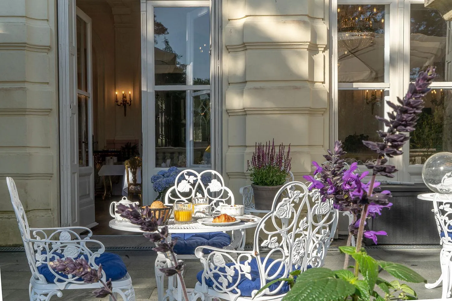 Breakfast in Villa Bleichröder