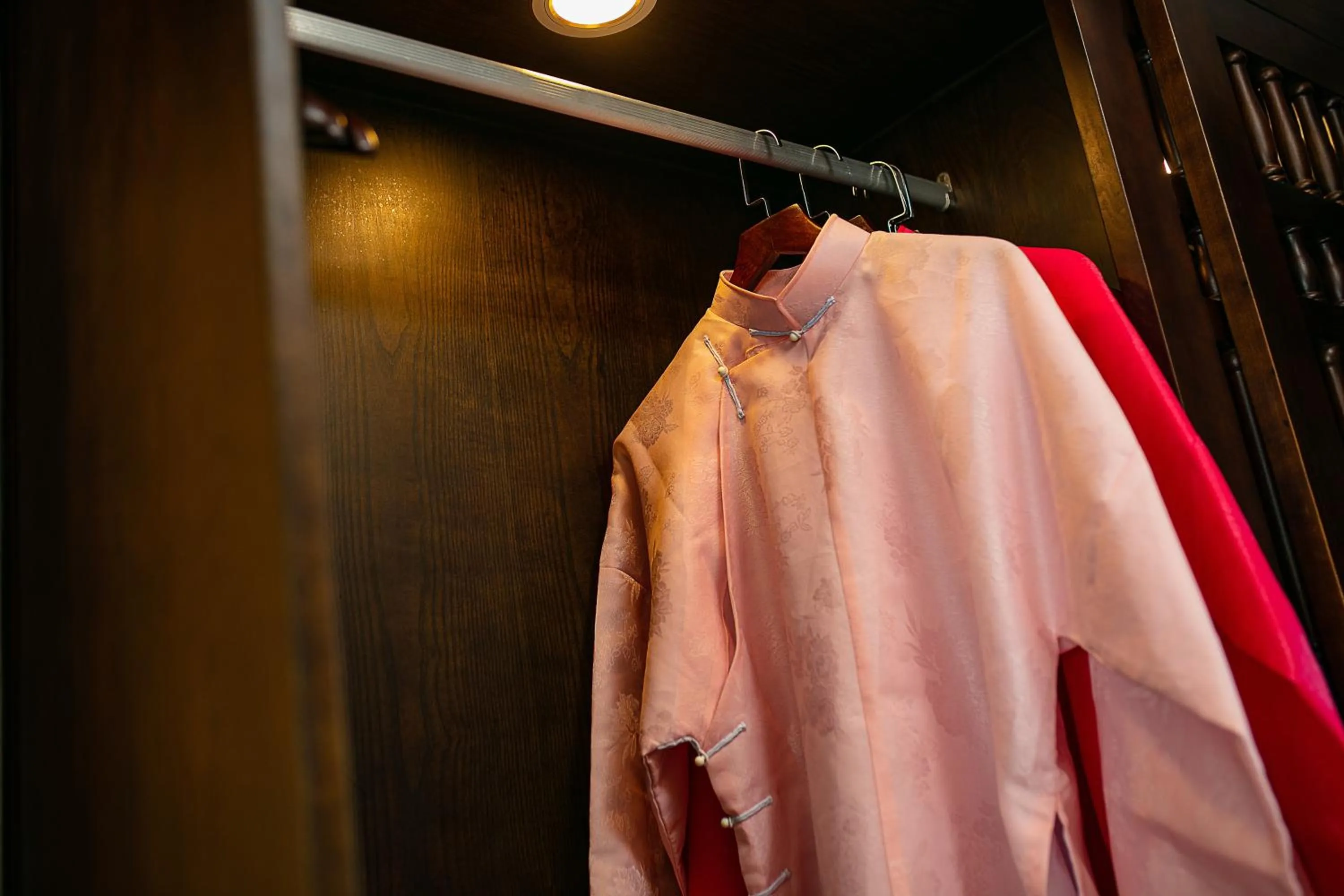 wardrobe in Nostalgia Halong Cruise