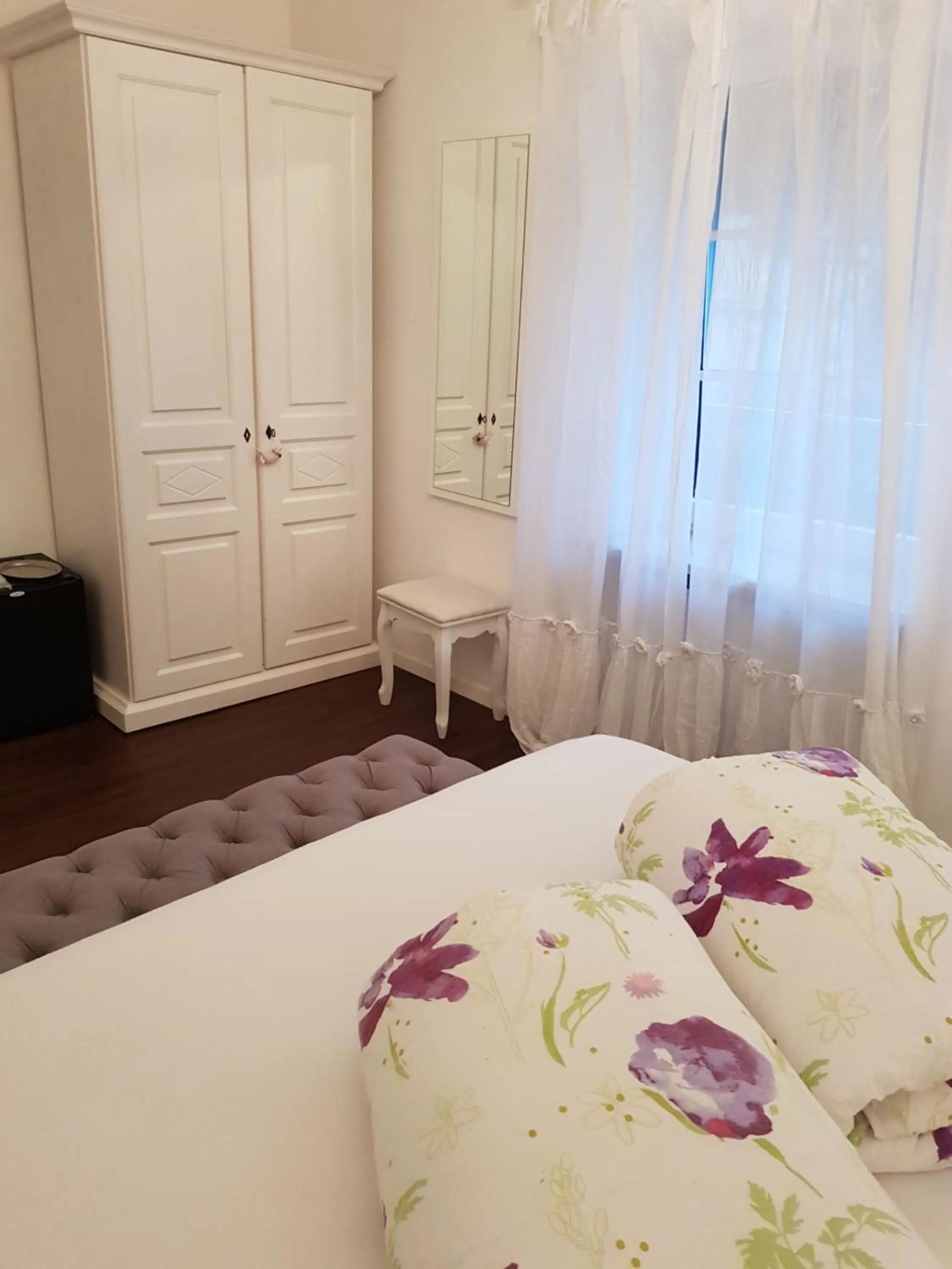 Photo of the whole room, Bed in Garni Villa Tyrol - Adults Only
