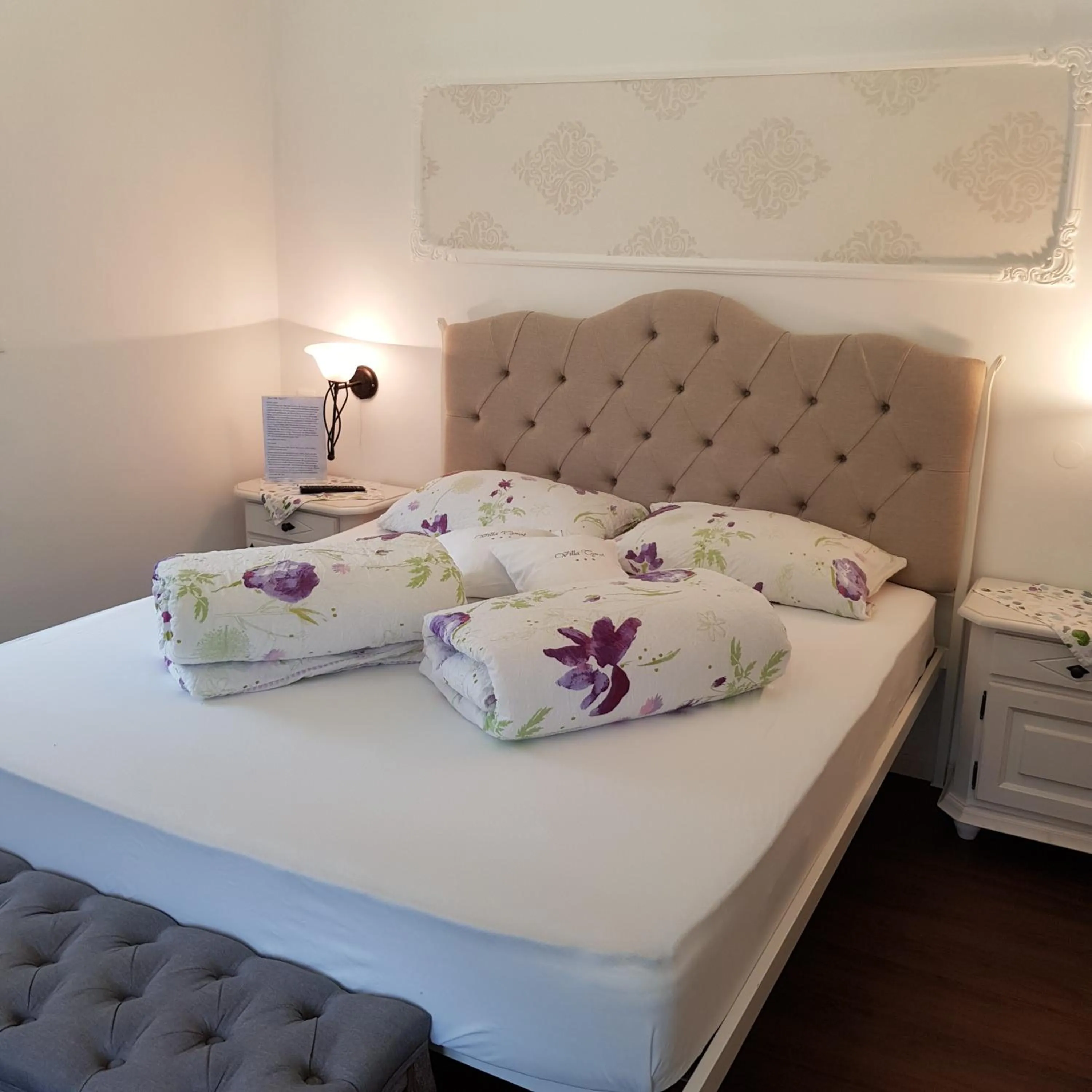Bed in Garni Villa Tyrol - Adults Only