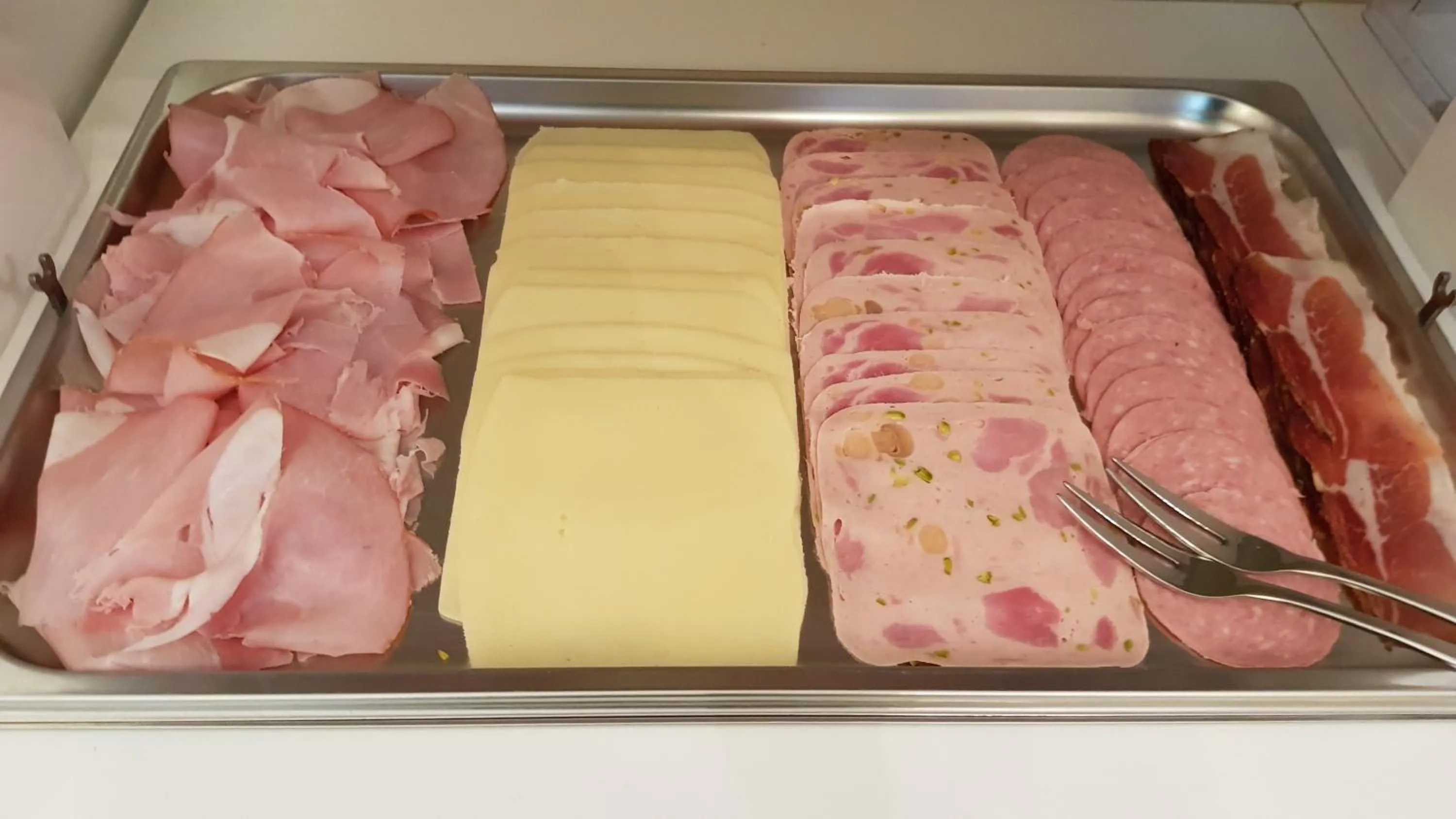 Buffet breakfast in Garni Villa Tyrol - Adults Only