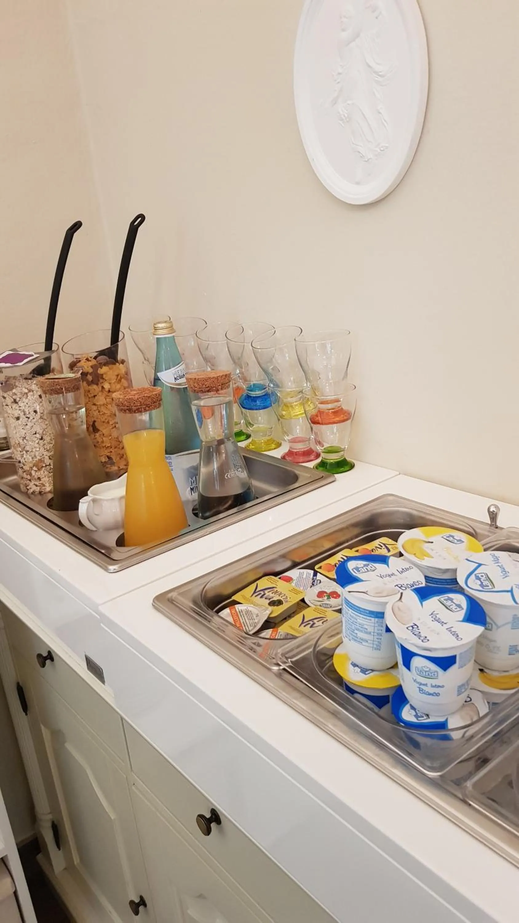 Buffet breakfast in Garni Villa Tyrol - Adults Only