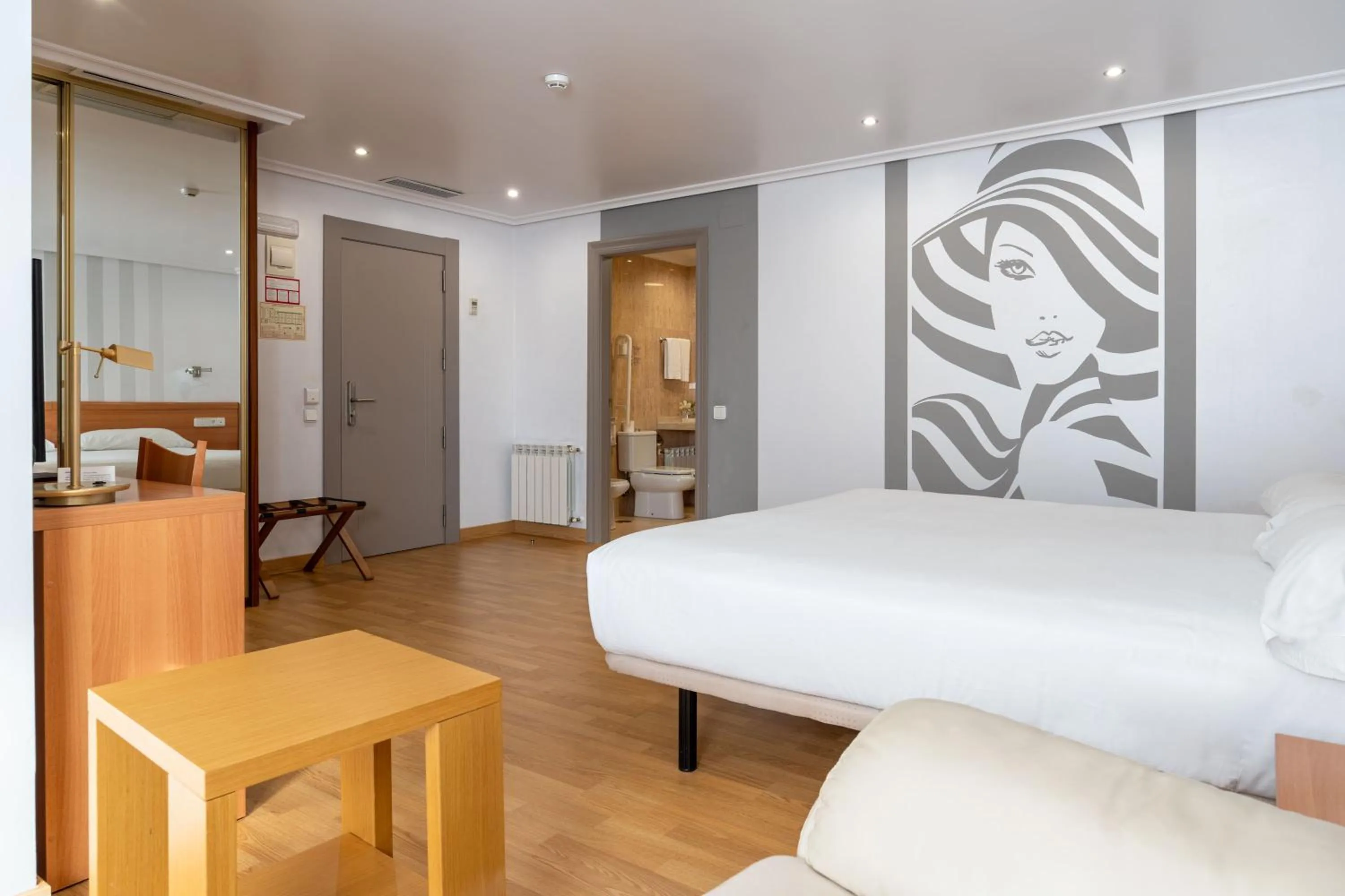 Bedroom, Bed in Chateau La Roca