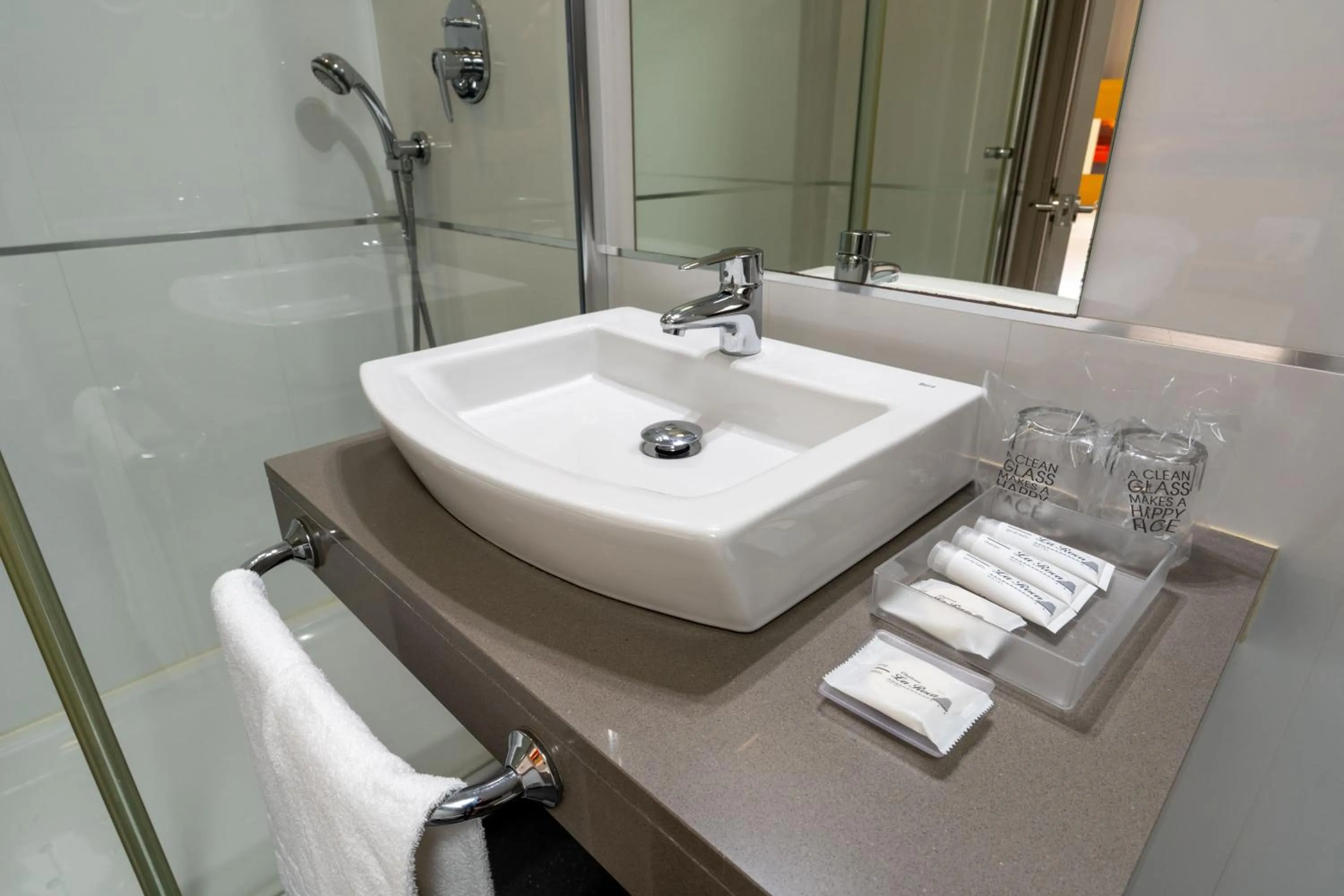 Bathroom in Chateau La Roca