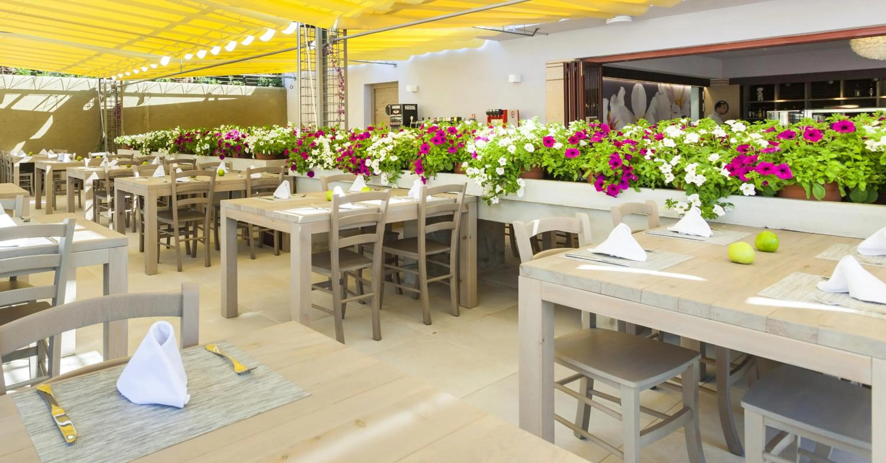 Restaurant/places to eat in Insotel Cala Mandia Resort