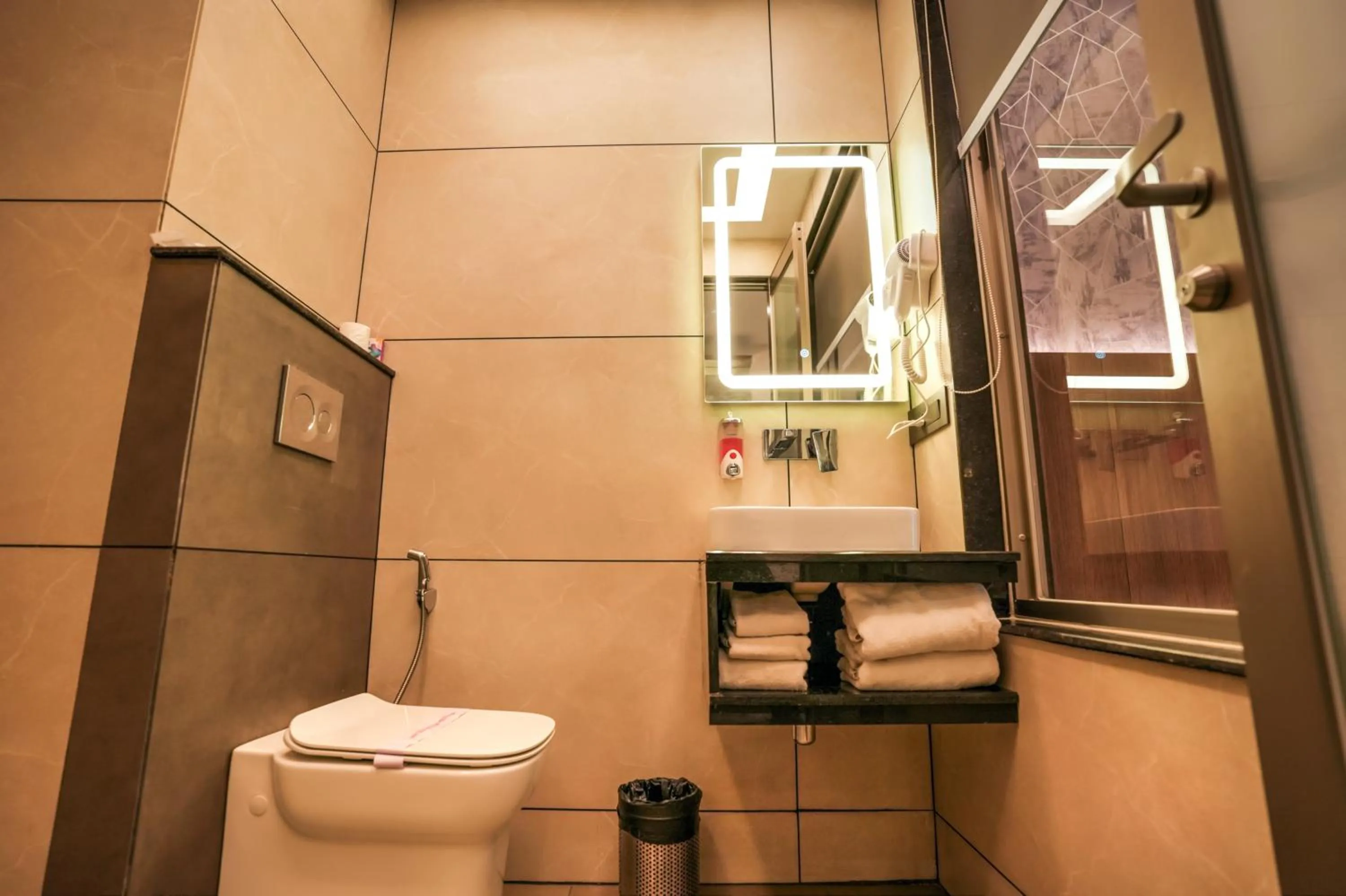 Bathroom in Hotel Rj