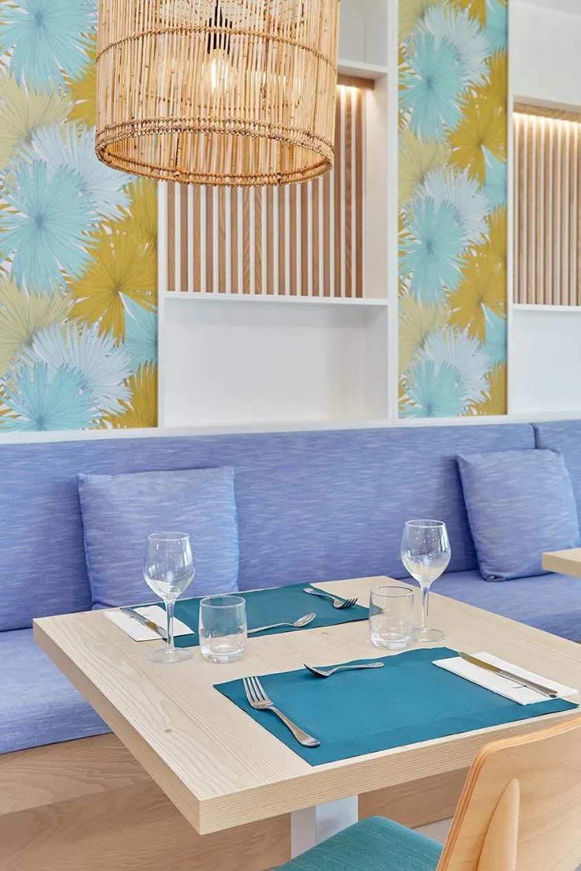 Restaurant/places to eat in Universal Aparthotel Elisa