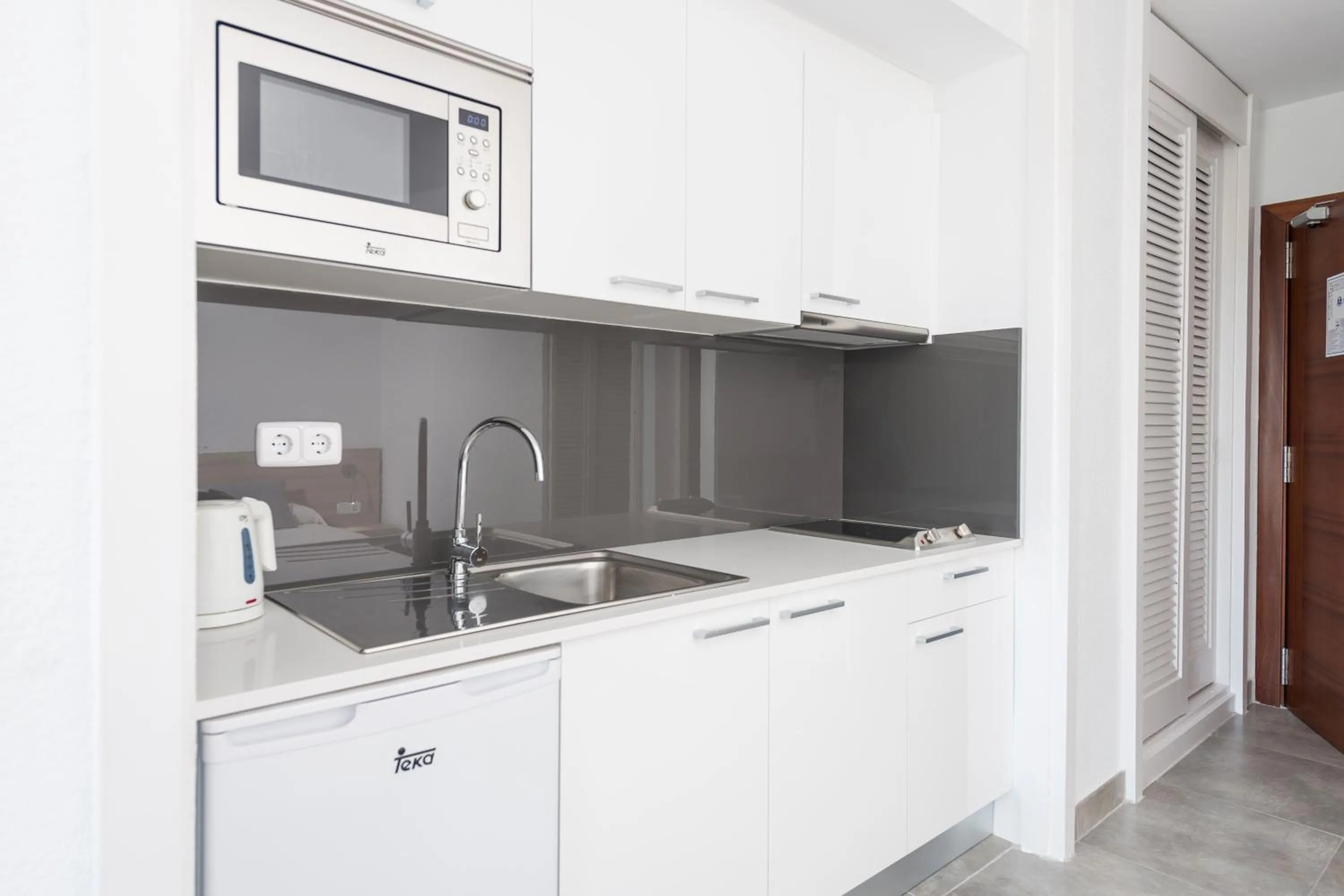 Kitchen or kitchenette in Apartamentos Siesta I