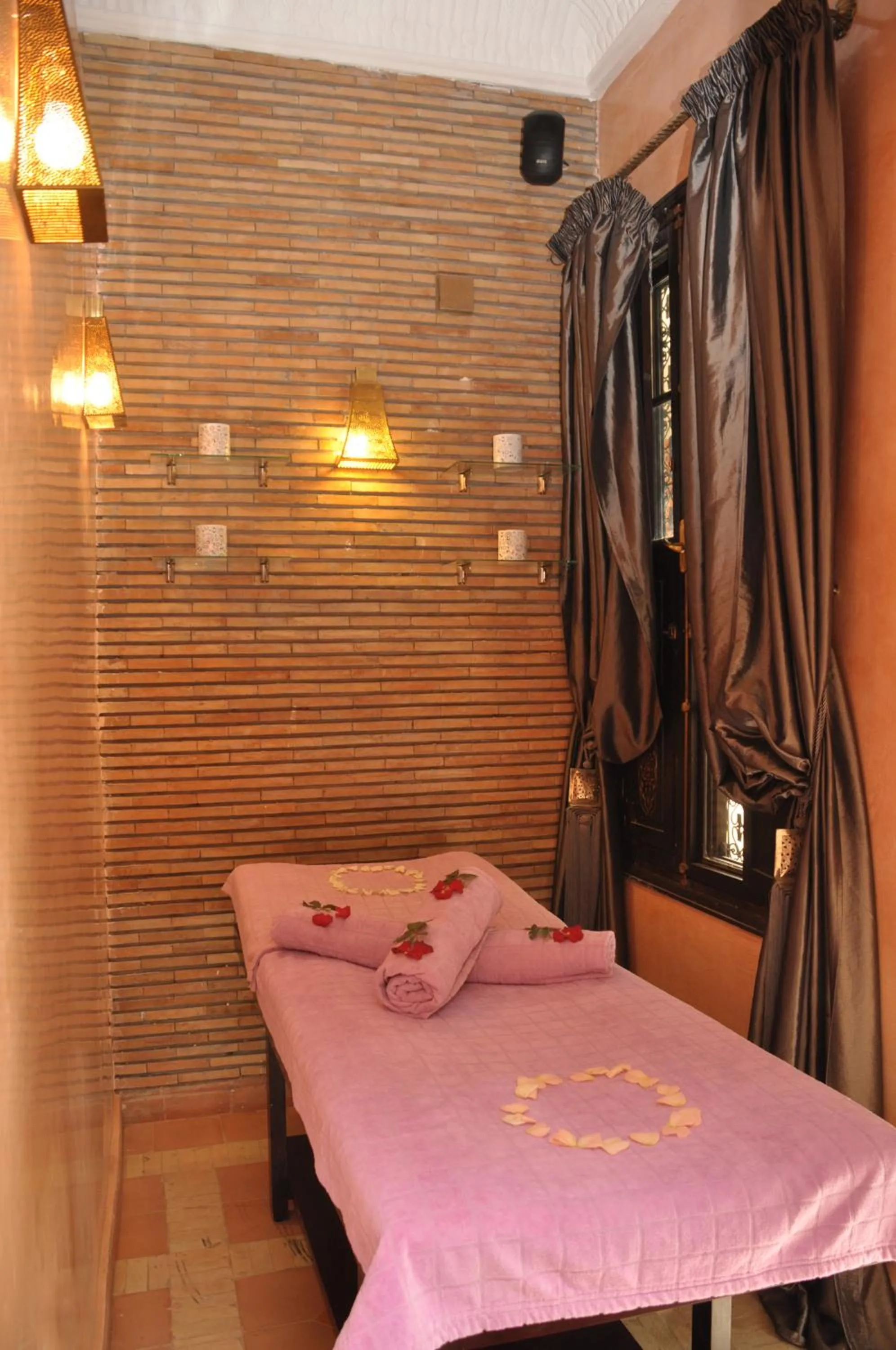 Massage, Bed in Riad Wow