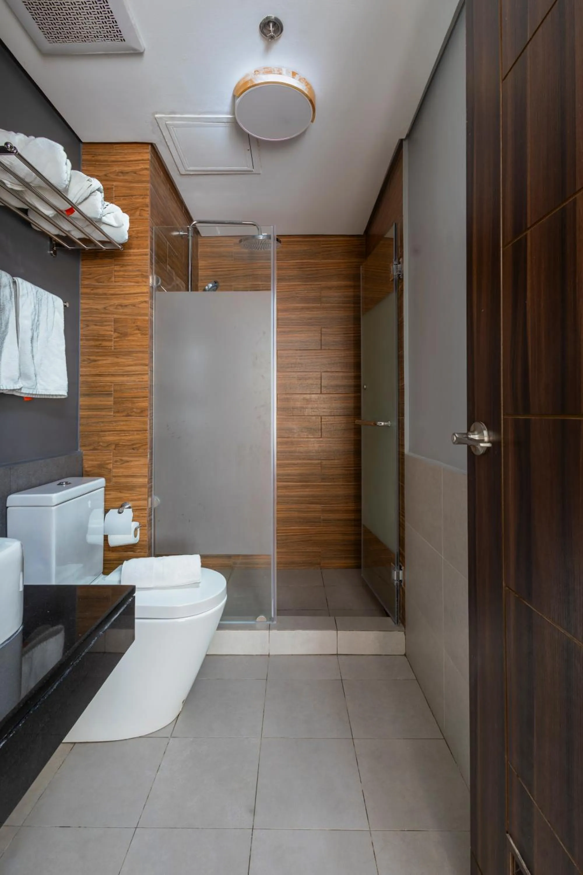 Bathroom in The Radiance Manila Bay