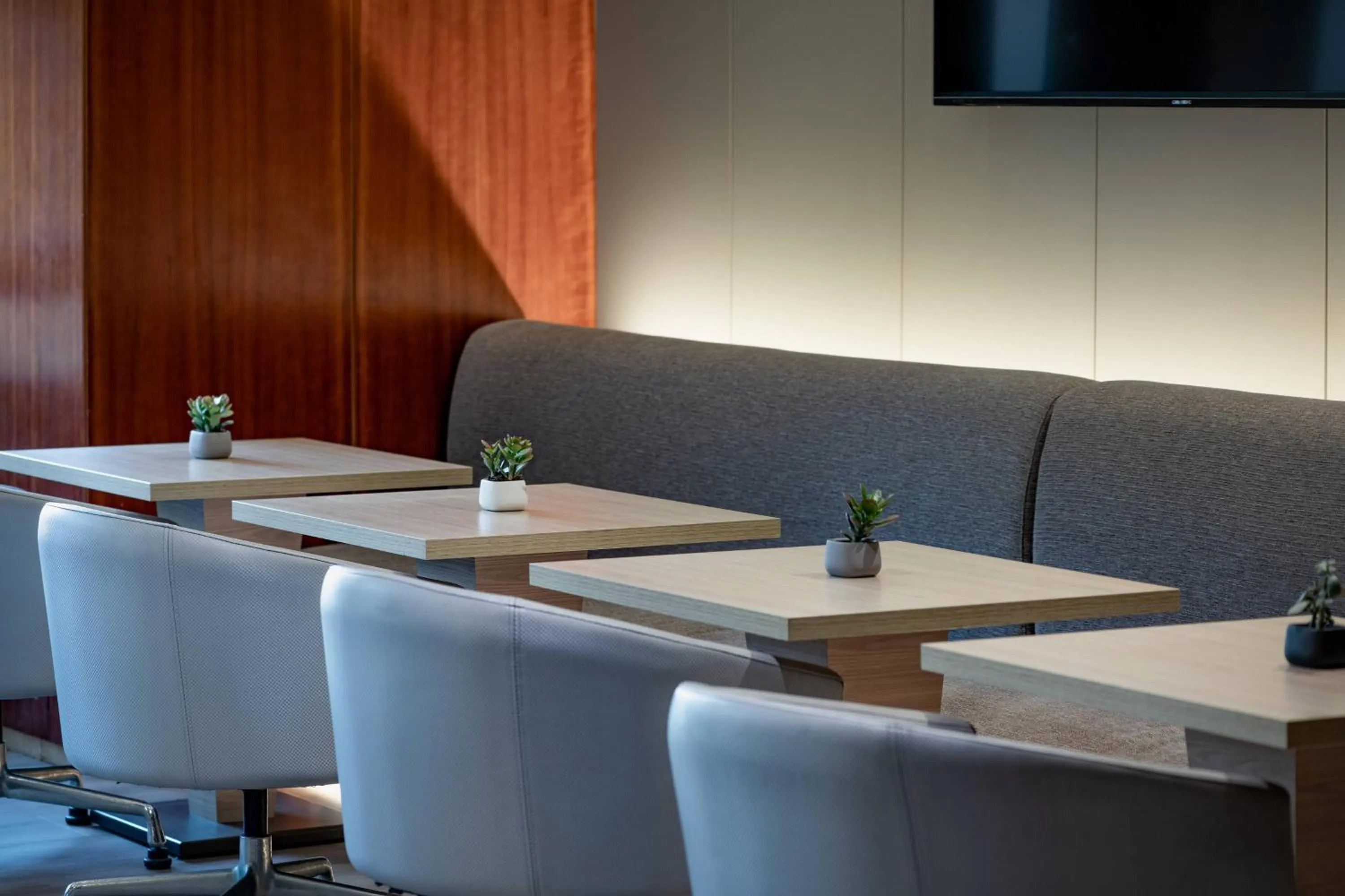 Lounge or bar in AC Hotel La Línea by Marriott