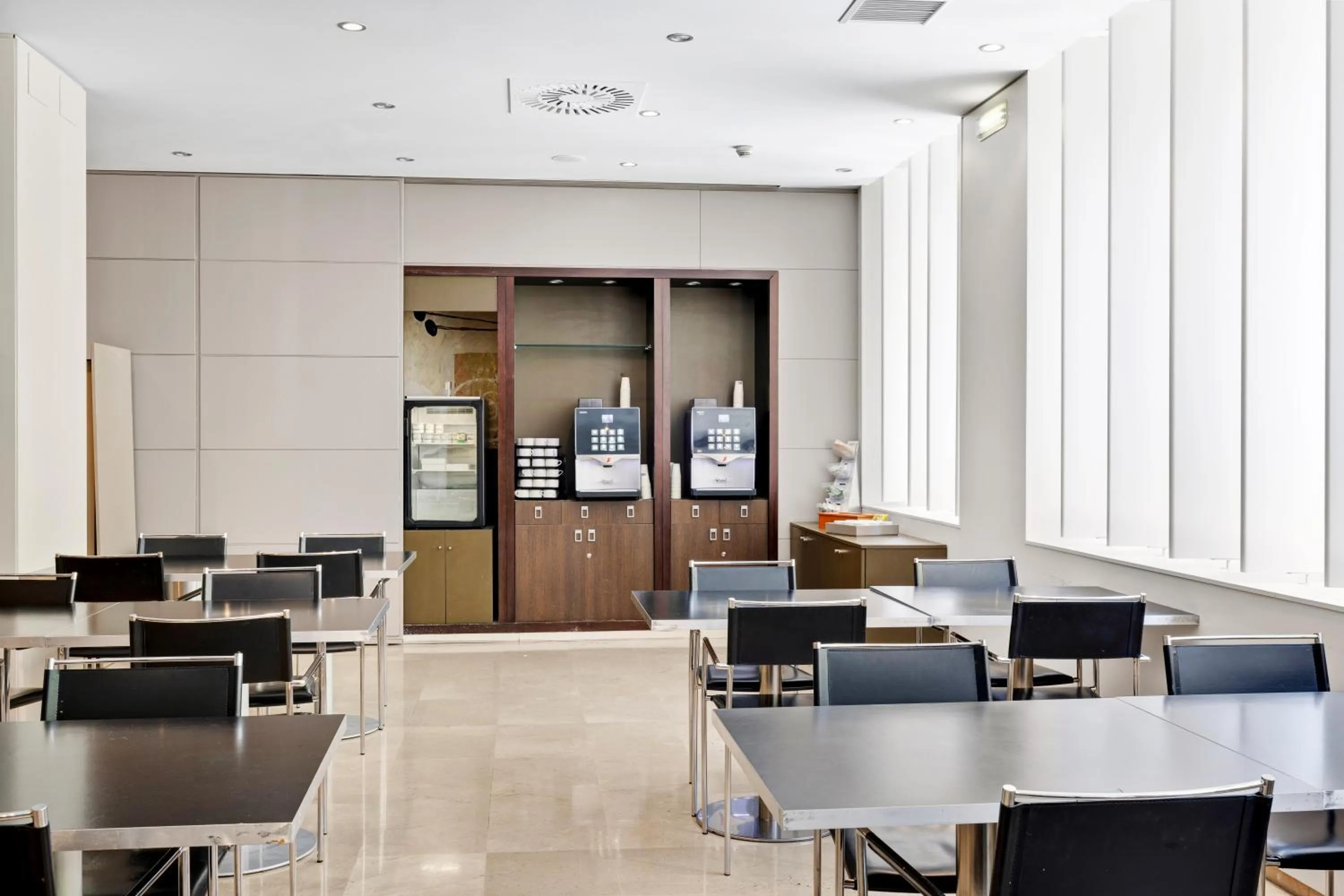 Seating area in B&B HOTEL Zaragoza Los Enlaces Estación