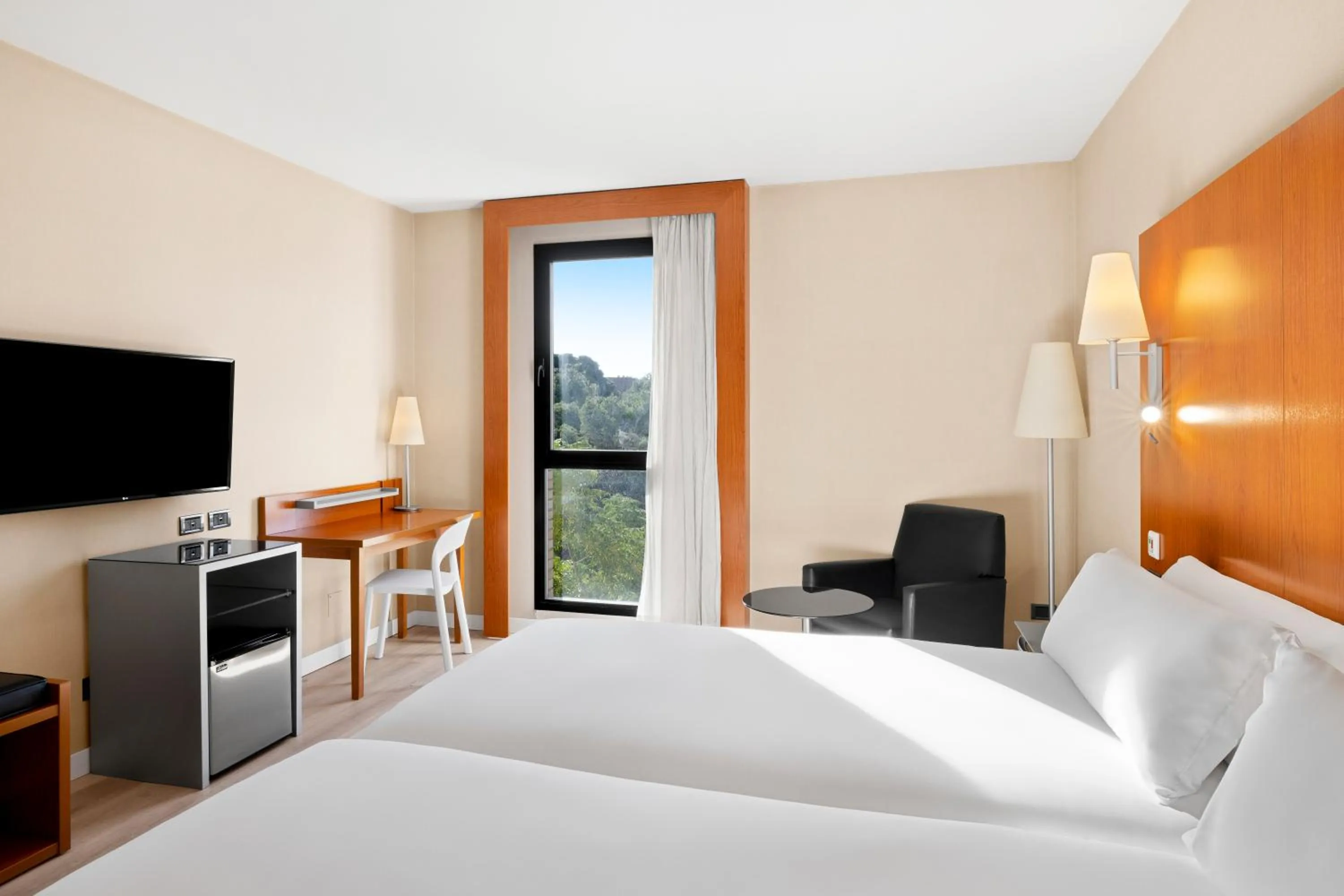 Bedroom, Bed in B&B HOTEL Zaragoza Los Enlaces Estación