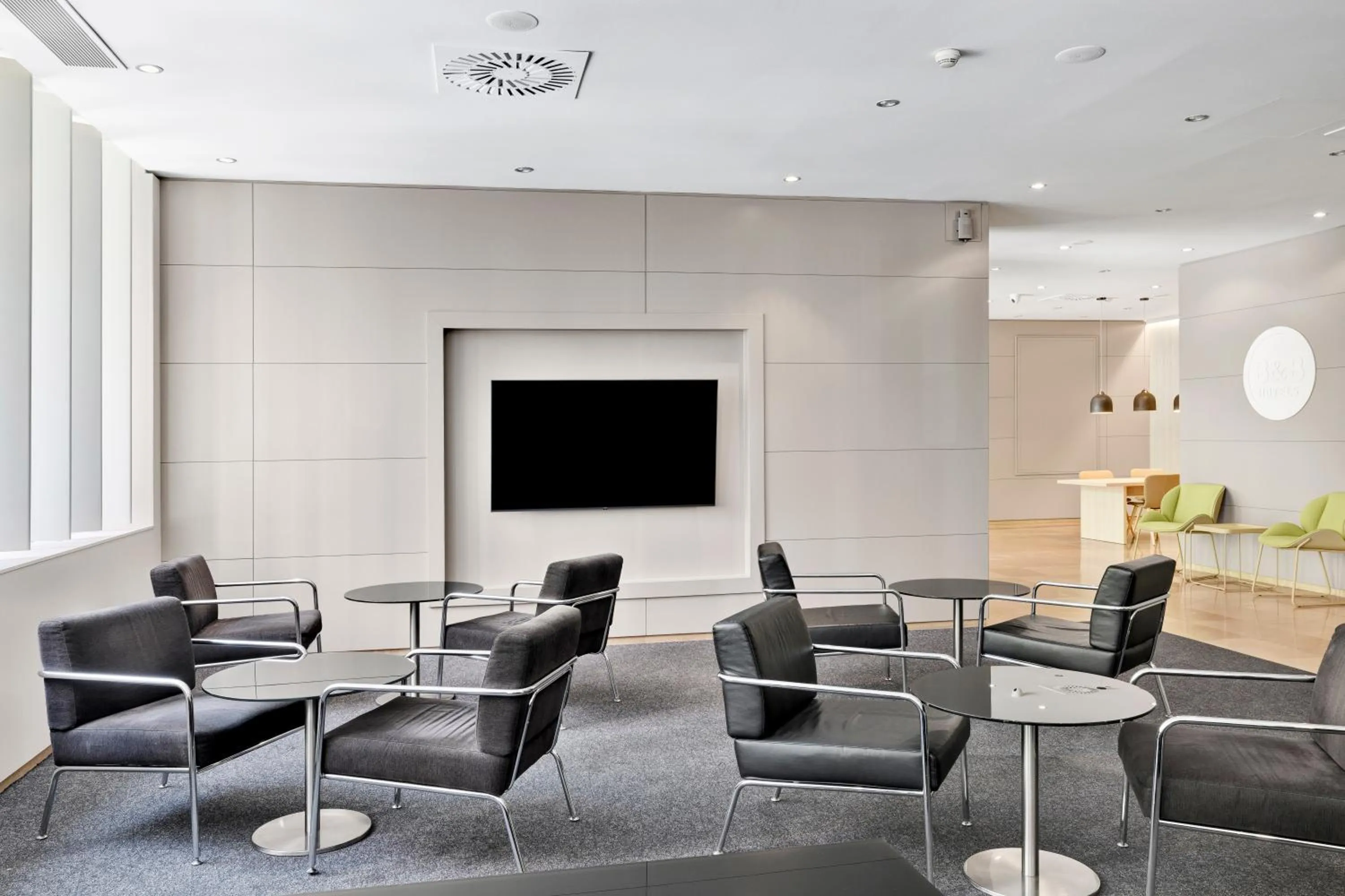 Seating area in B&B HOTEL Zaragoza Los Enlaces Estación