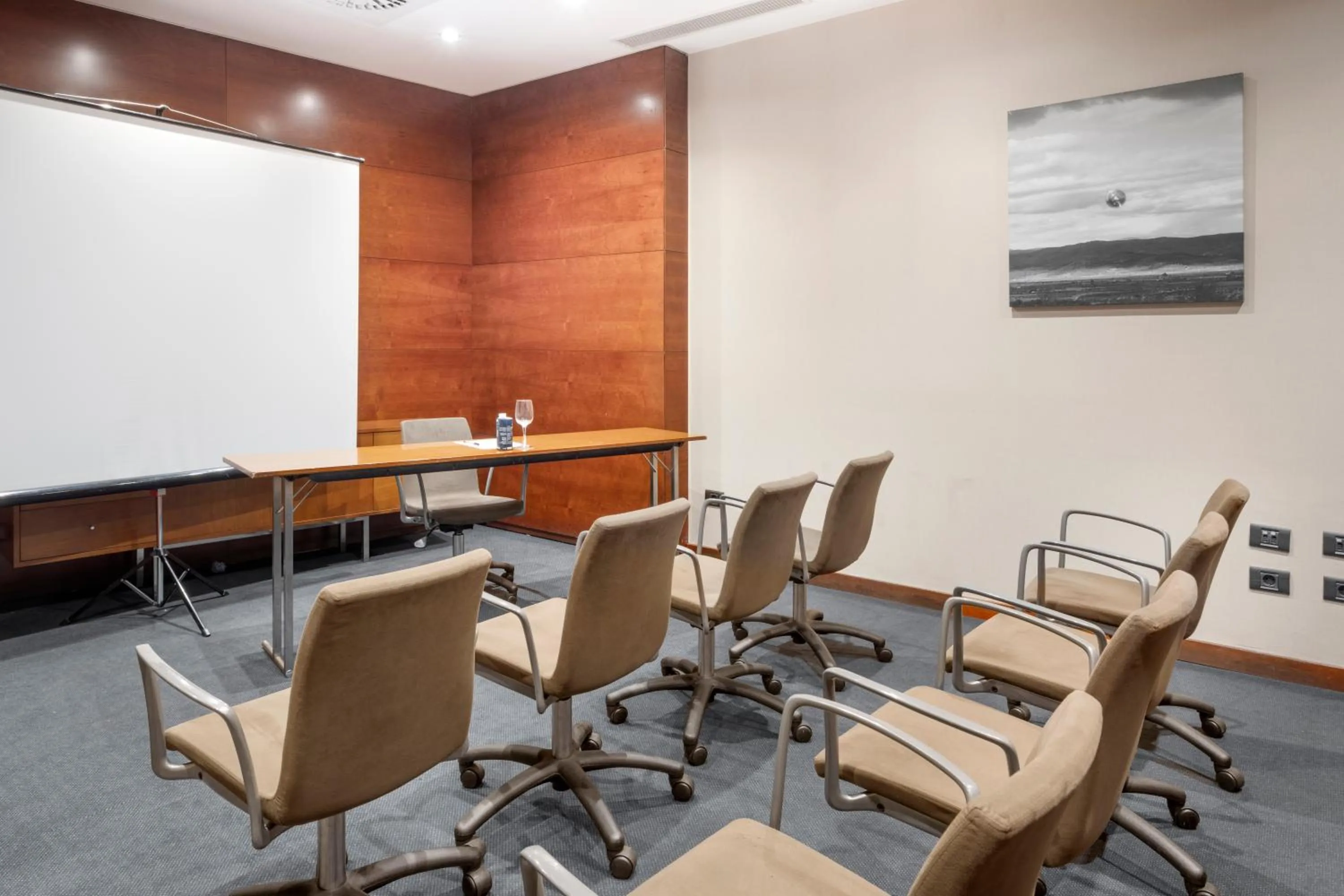 Meeting/conference room in B&B HOTEL Ciudad de Lleida
