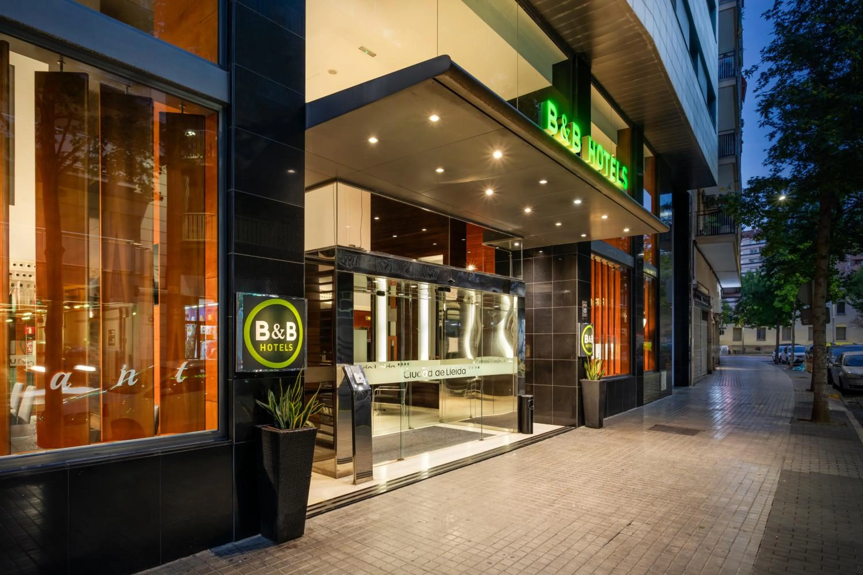 Facade/entrance in B&B HOTEL Ciudad de Lleida