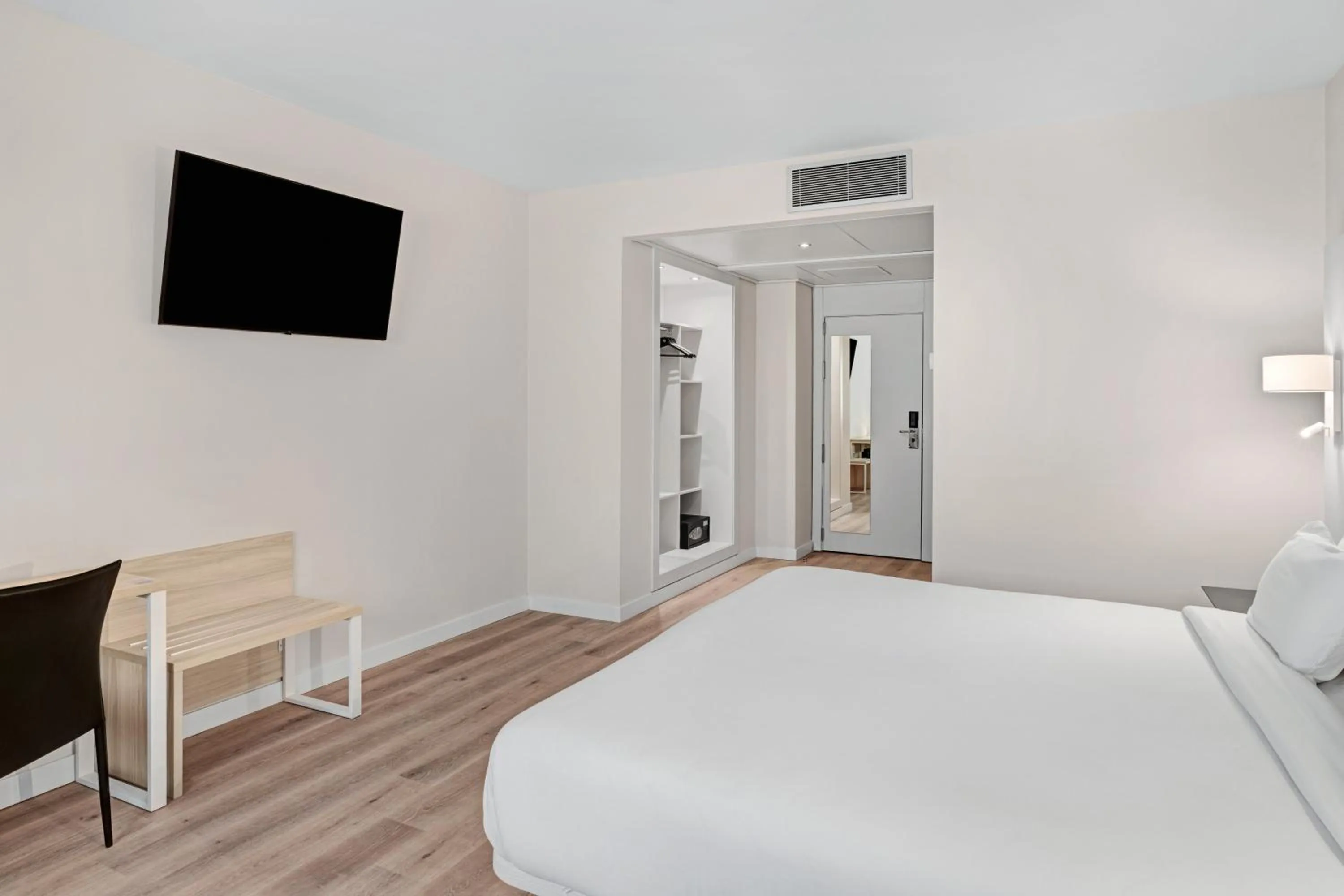 Bed in B&B HOTEL Ciudad de Lleida