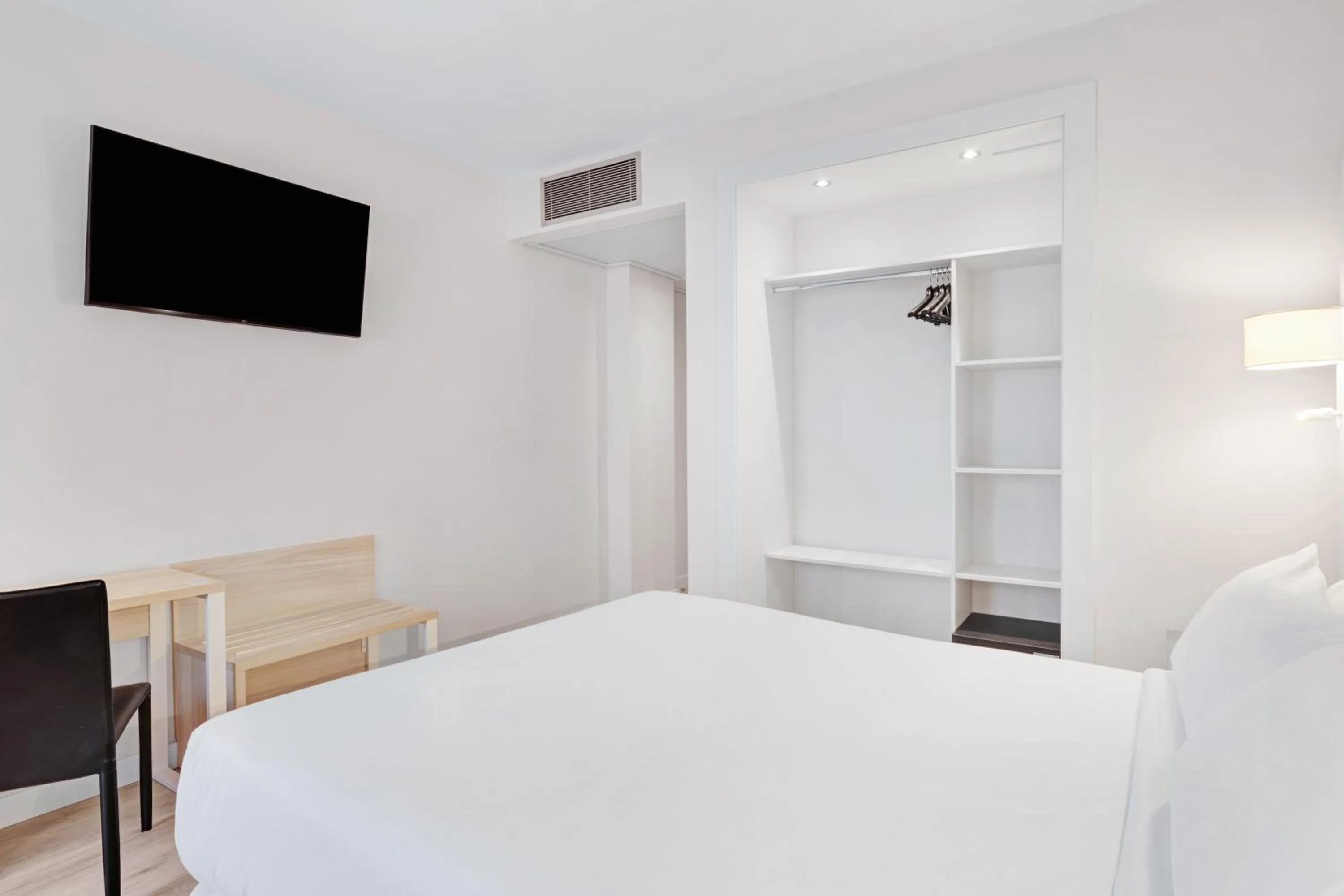 Bed in B&B HOTEL Ciudad de Lleida