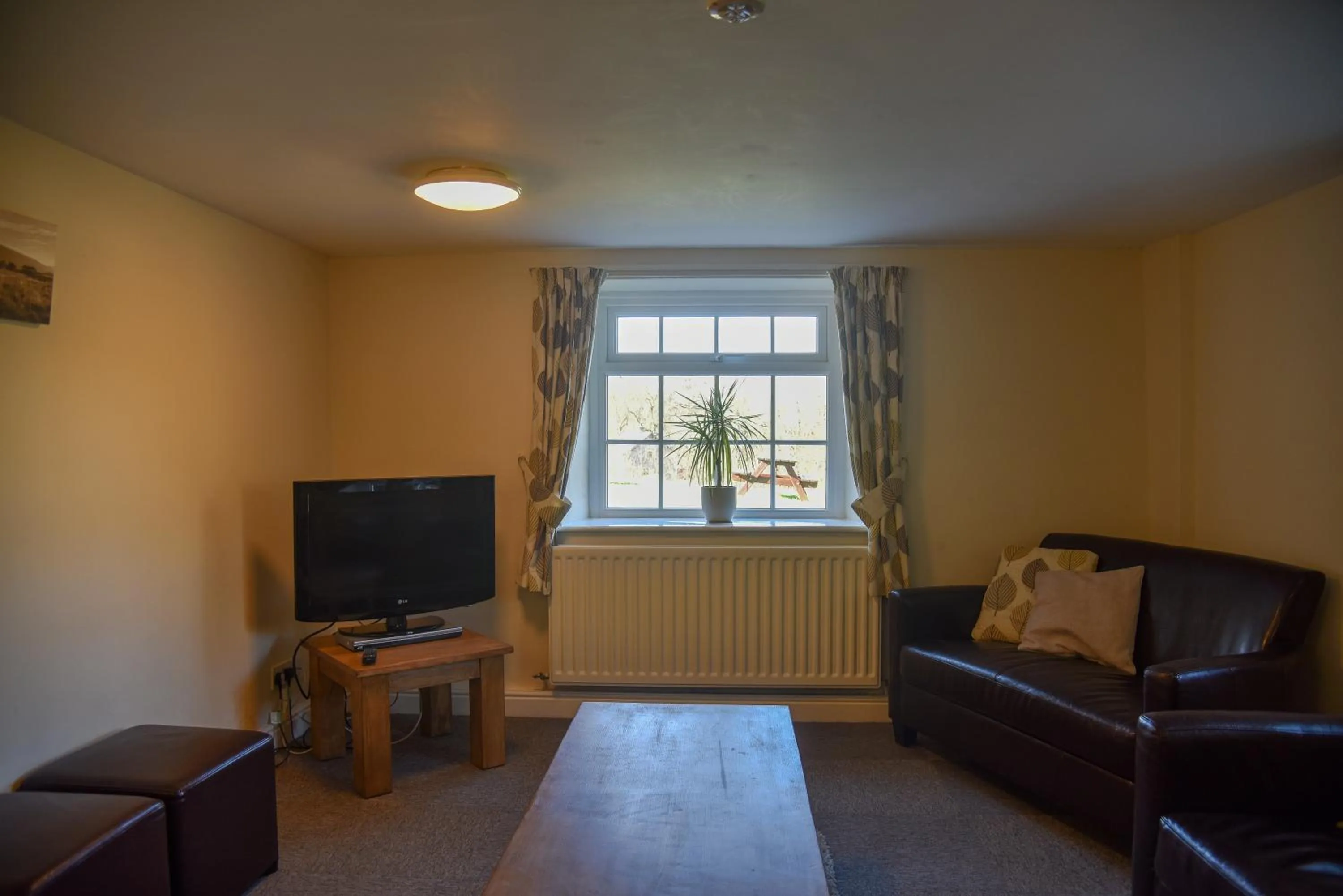 Communal lounge/ TV room in Ingleton Hostel