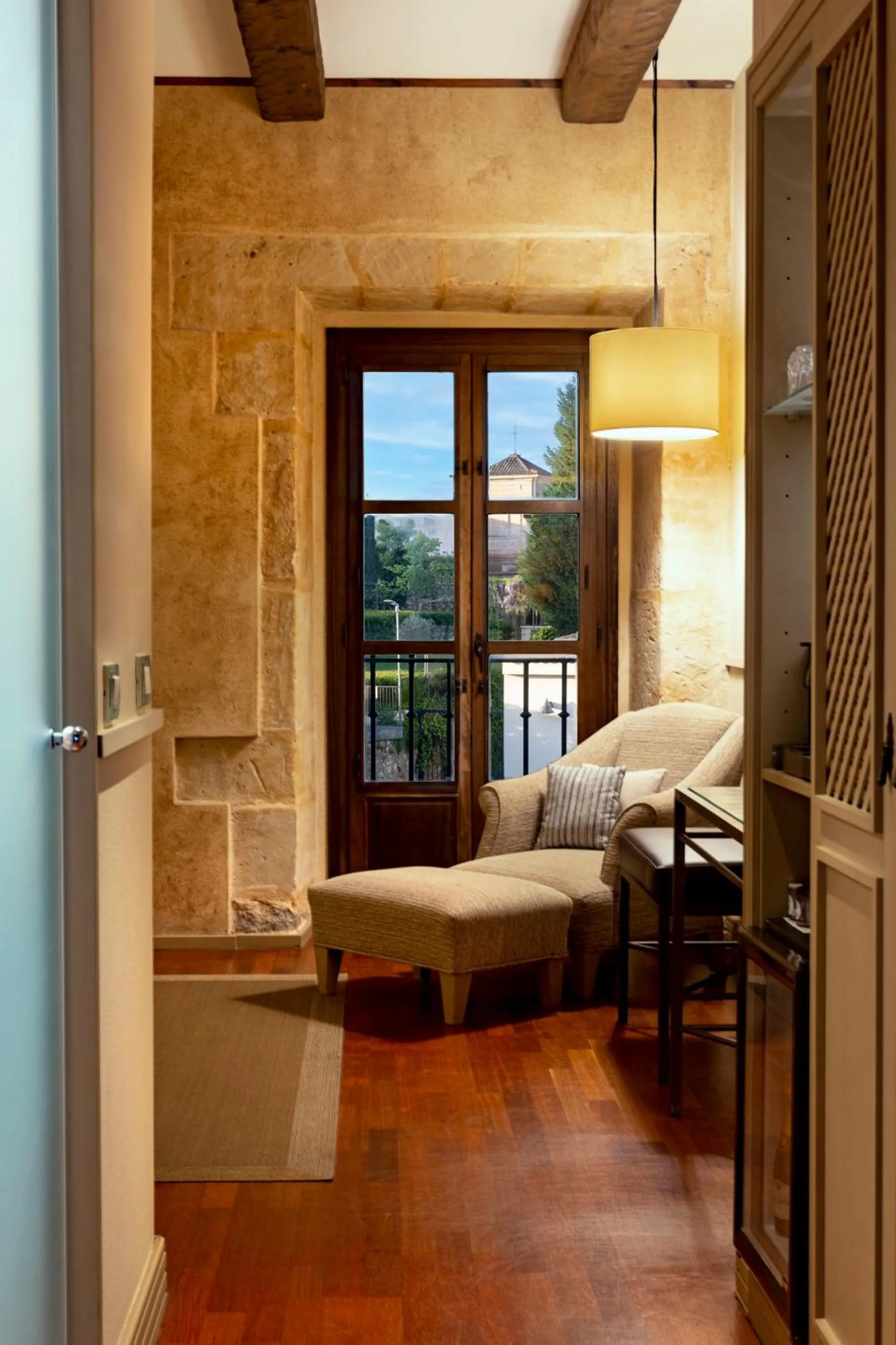 Area and facilities, Bed in Hospes Palacio de San Esteban, a Member of Design Hotels