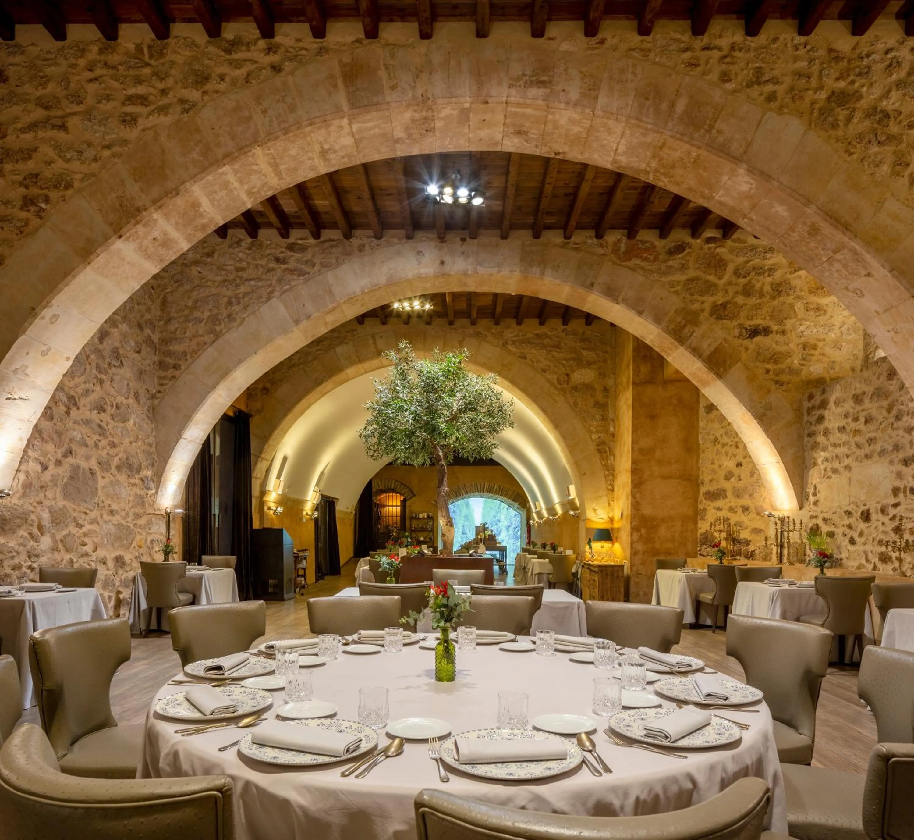 Restaurant/places to eat in Hospes Palacio de San Esteban, a Member of Design Hotels