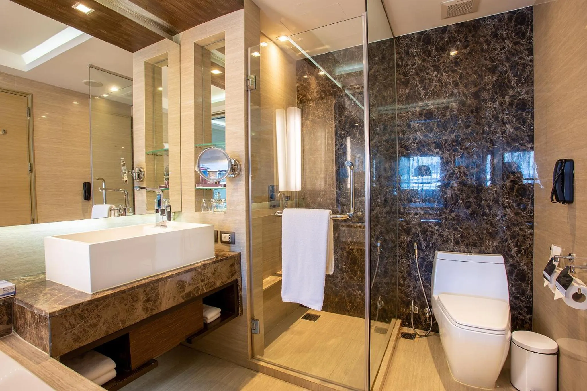 Graceland Bangkok by Grace Hotel - SHA Extra Plus