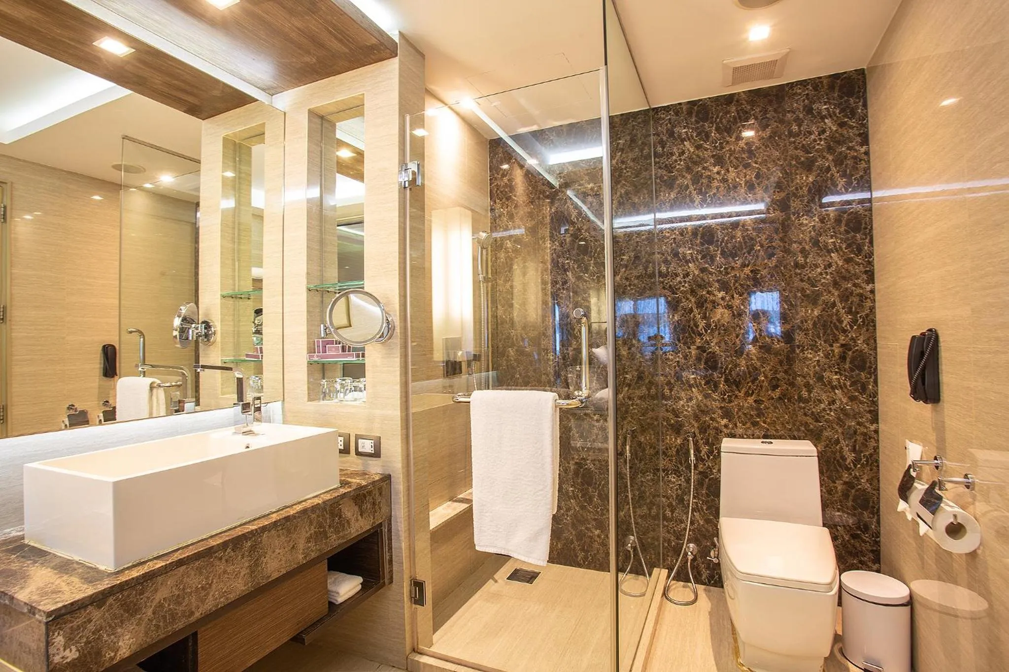 Graceland Bangkok by Grace Hotel - SHA Extra Plus