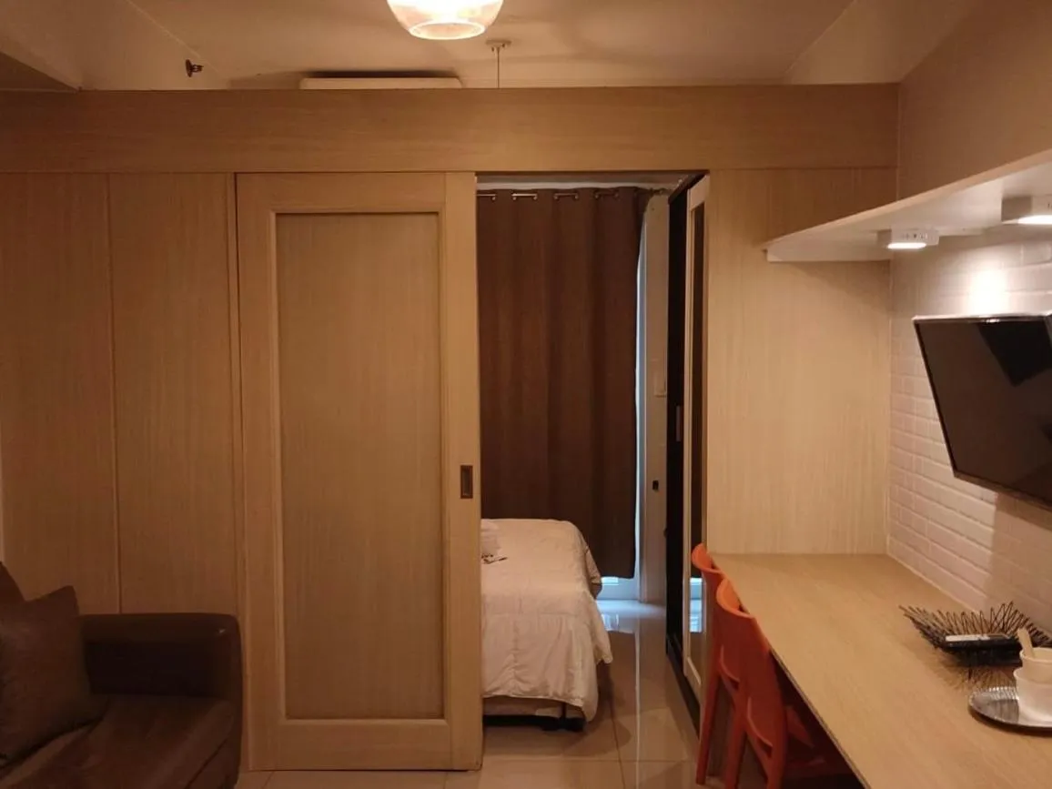 Bed in Jazz Residences by Destina Stays, Makati, Metro Manila