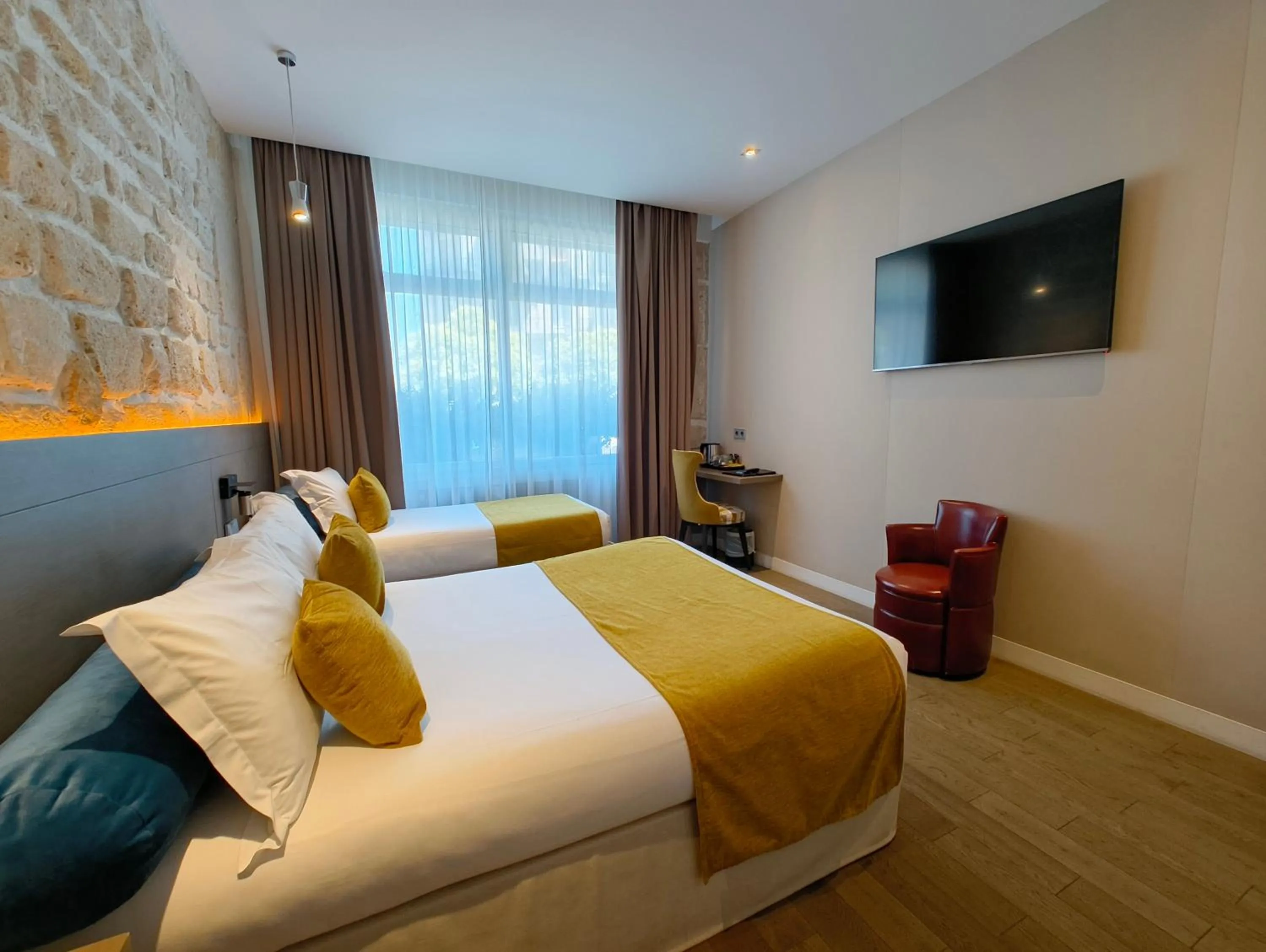 Bed in Familia Hotel