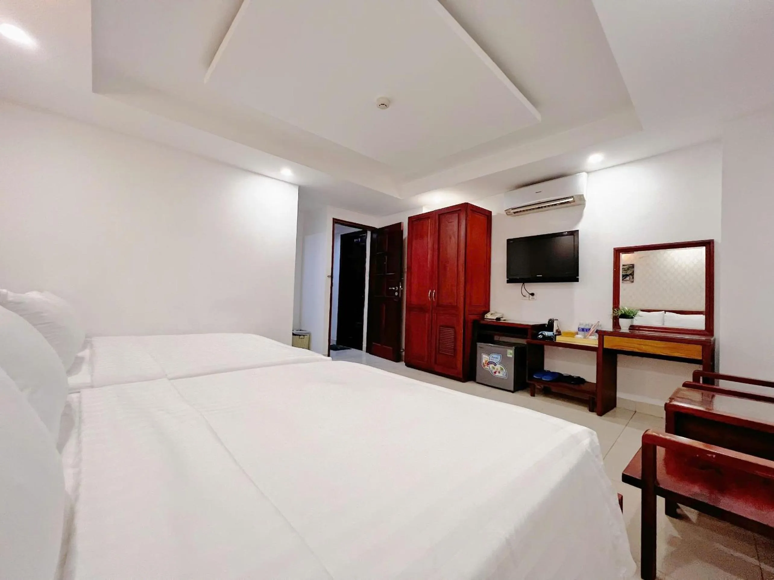 Bedroom, Bed in SaiGon Europe Hotel