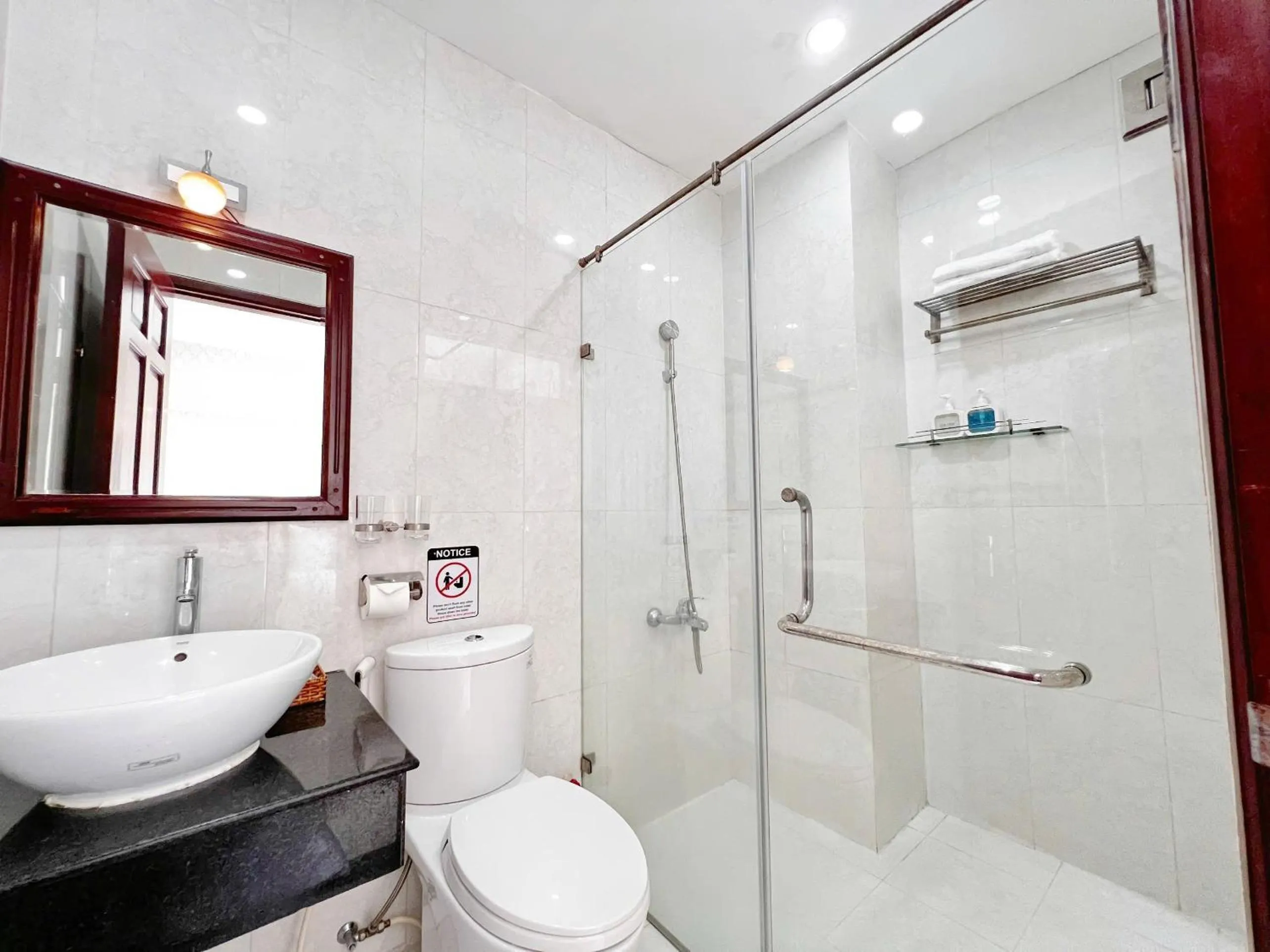 Toilet in SaiGon Europe Hotel