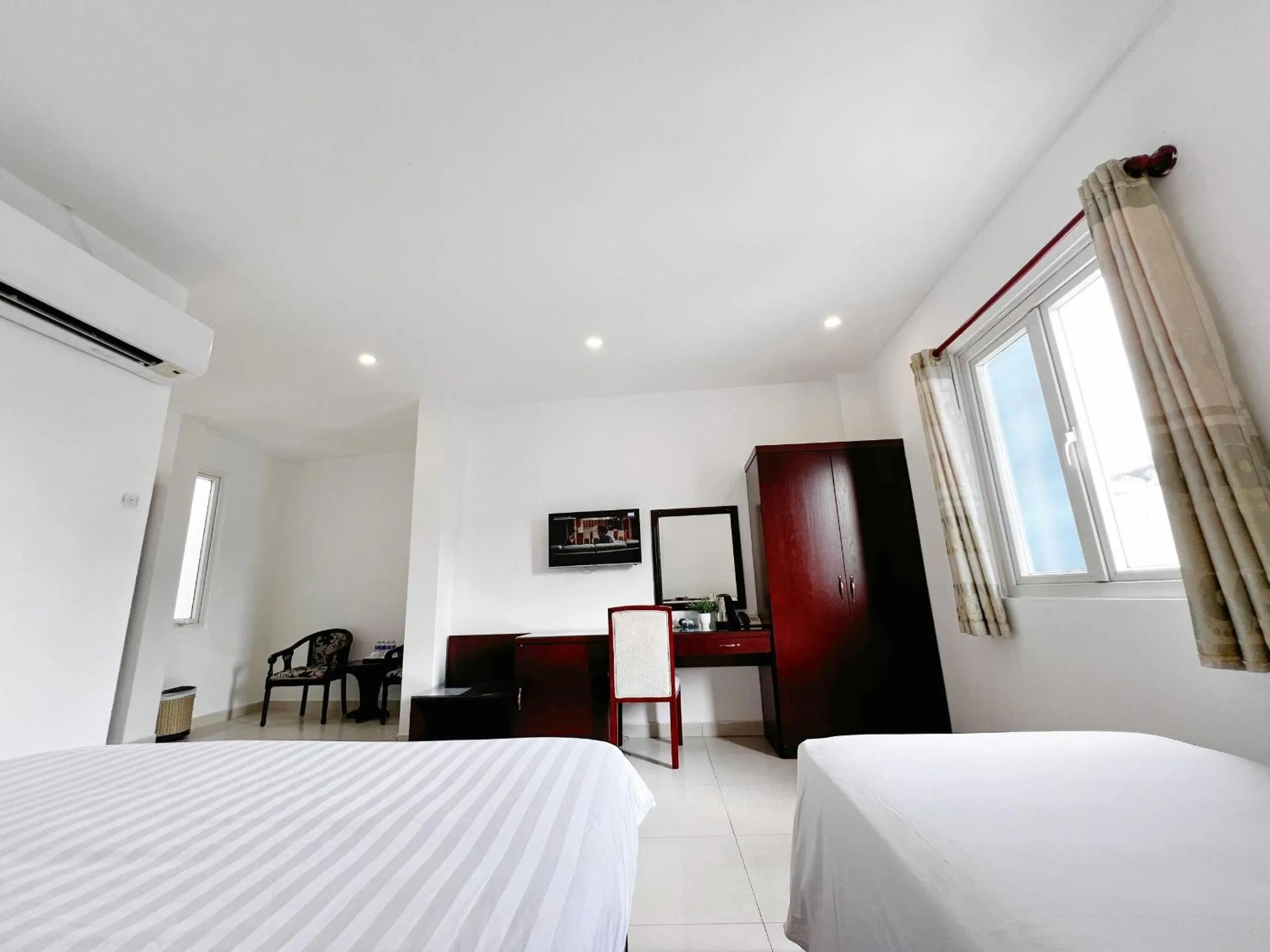 Property building, Bed in SaiGon Europe Hotel