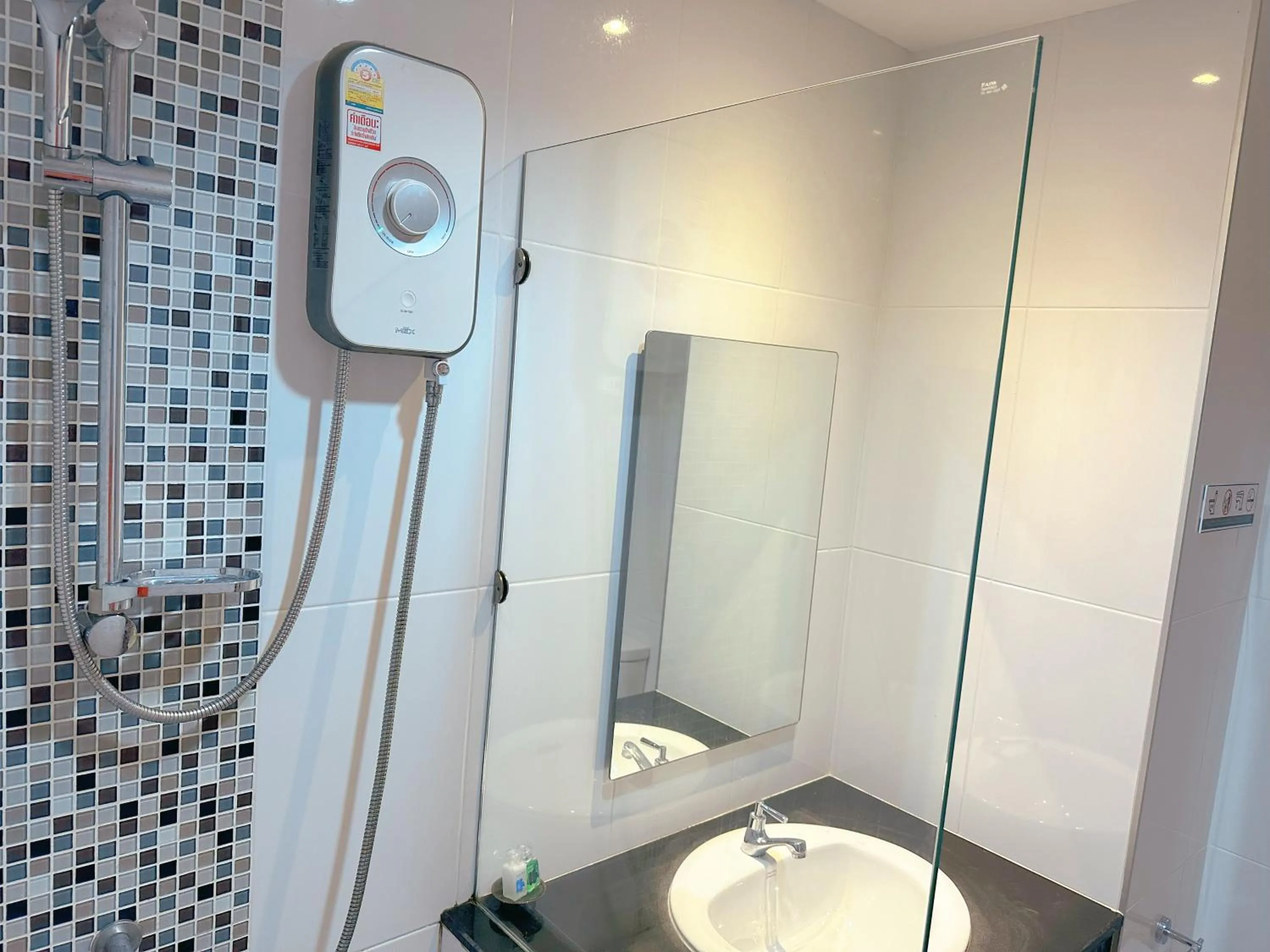 Shower in Ahad Suite Aonang