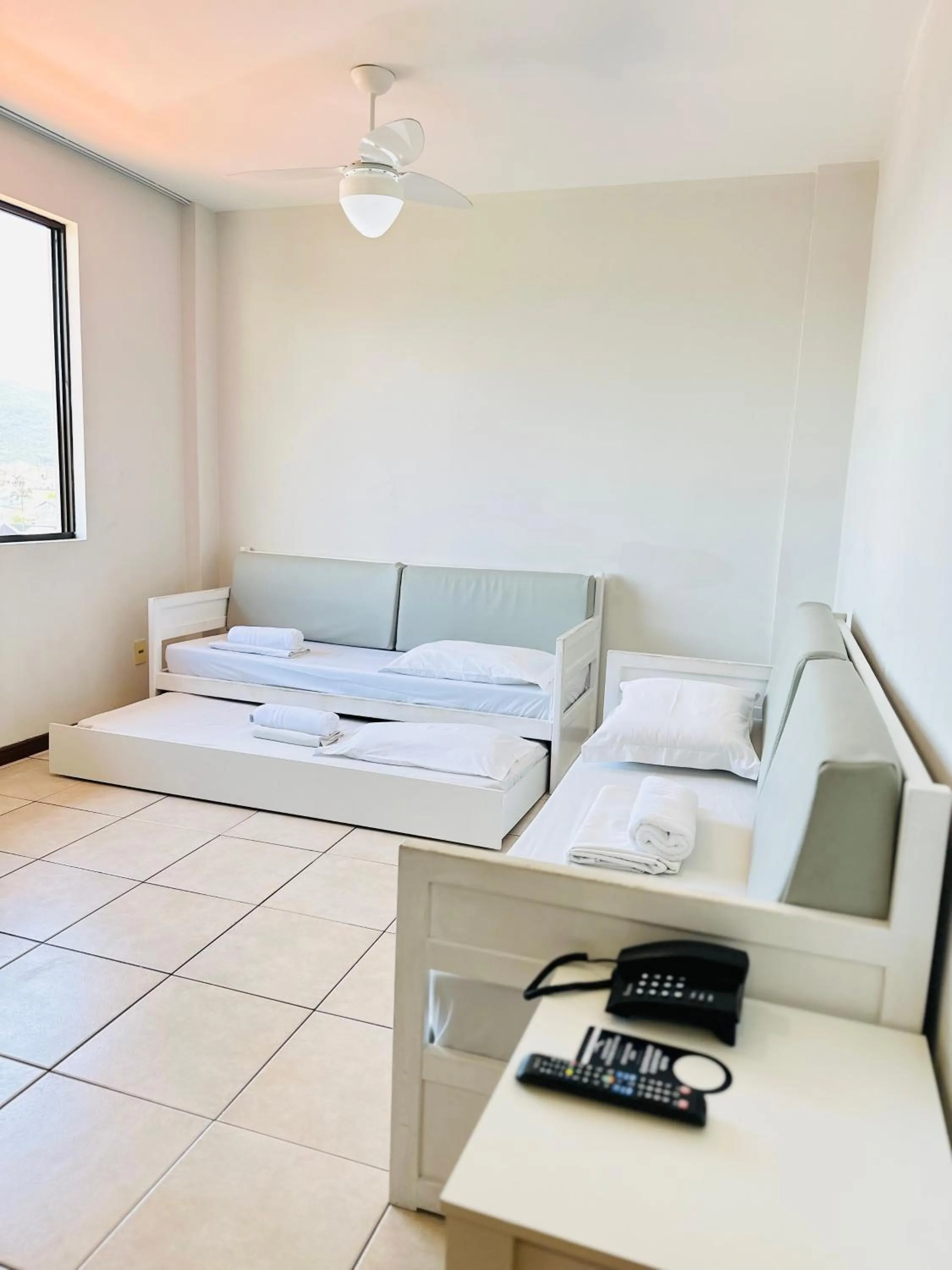 Living room, Bed in Gaivotas Praia Hotel