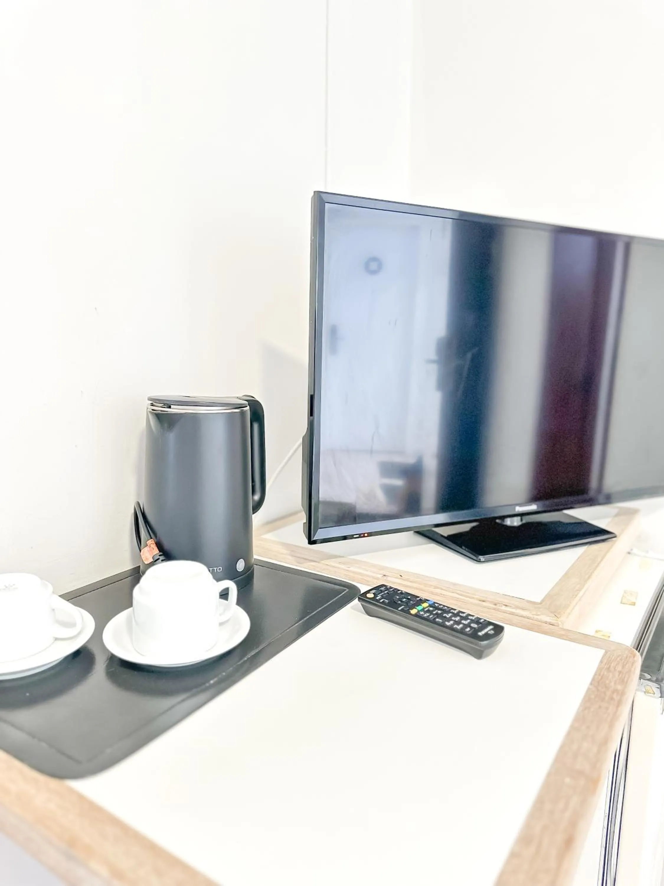 TV and multimedia in Gaivotas Praia Hotel