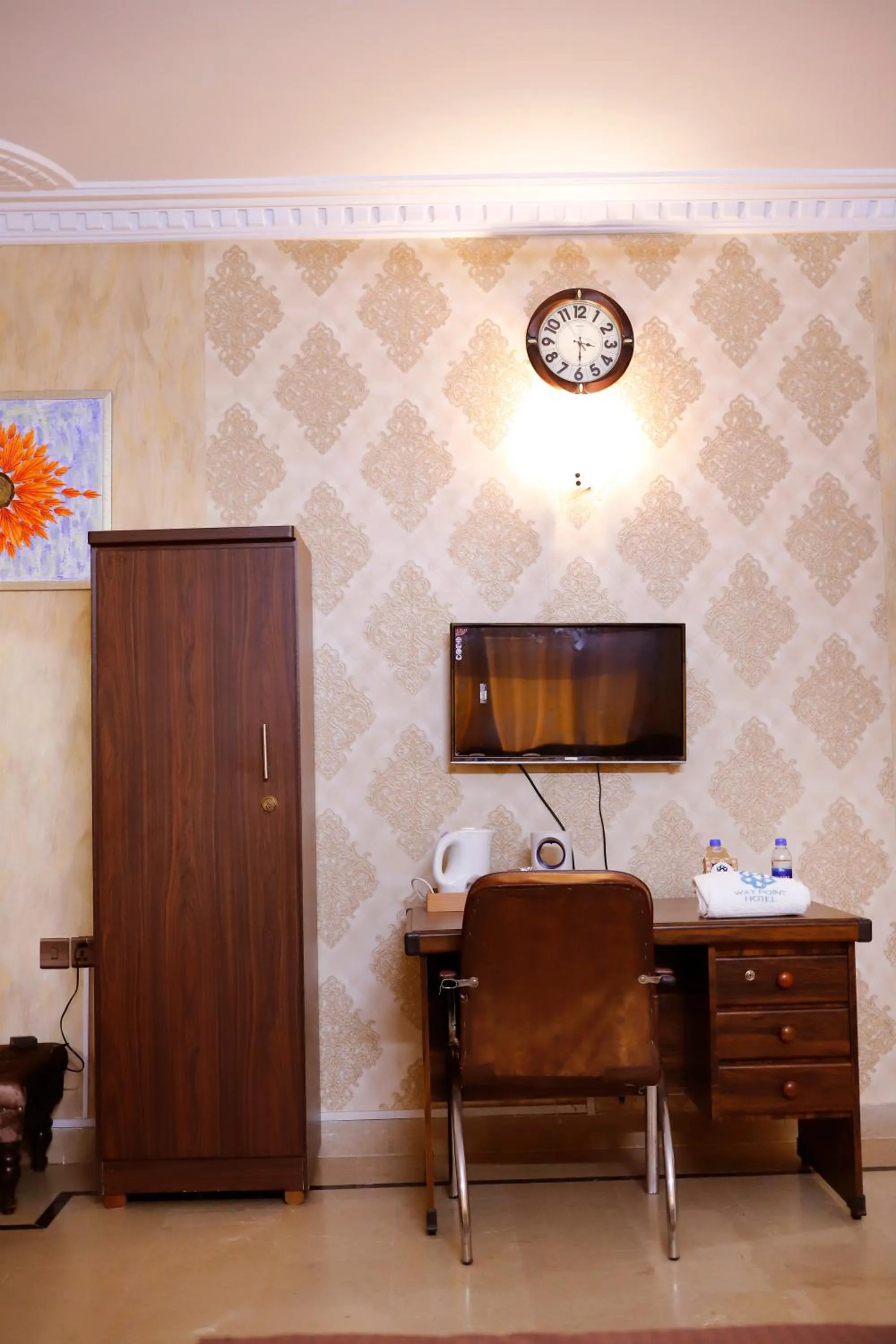 TV and multimedia in Waypoint Hotel