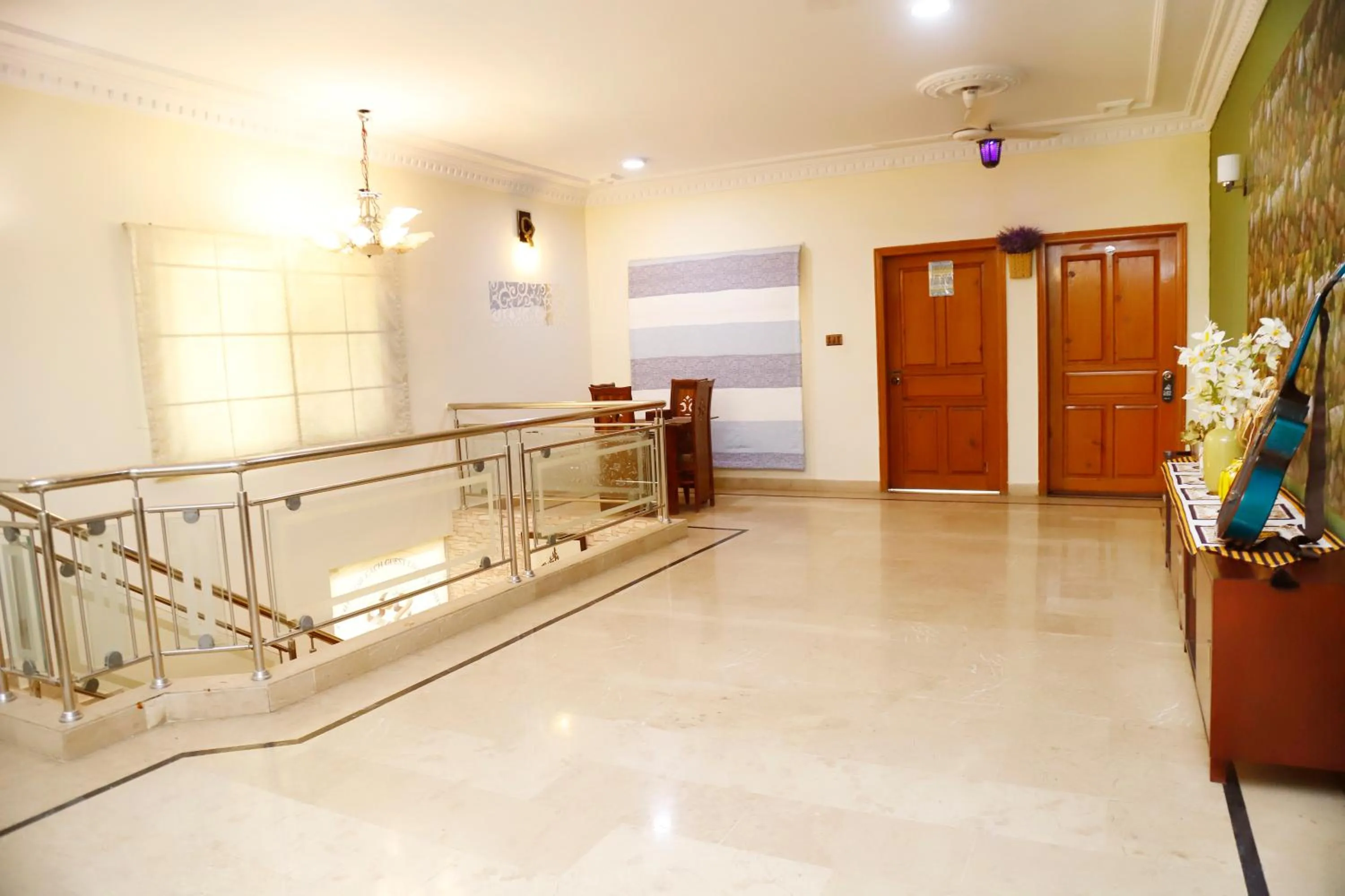 Living room in Waypoint Hotel