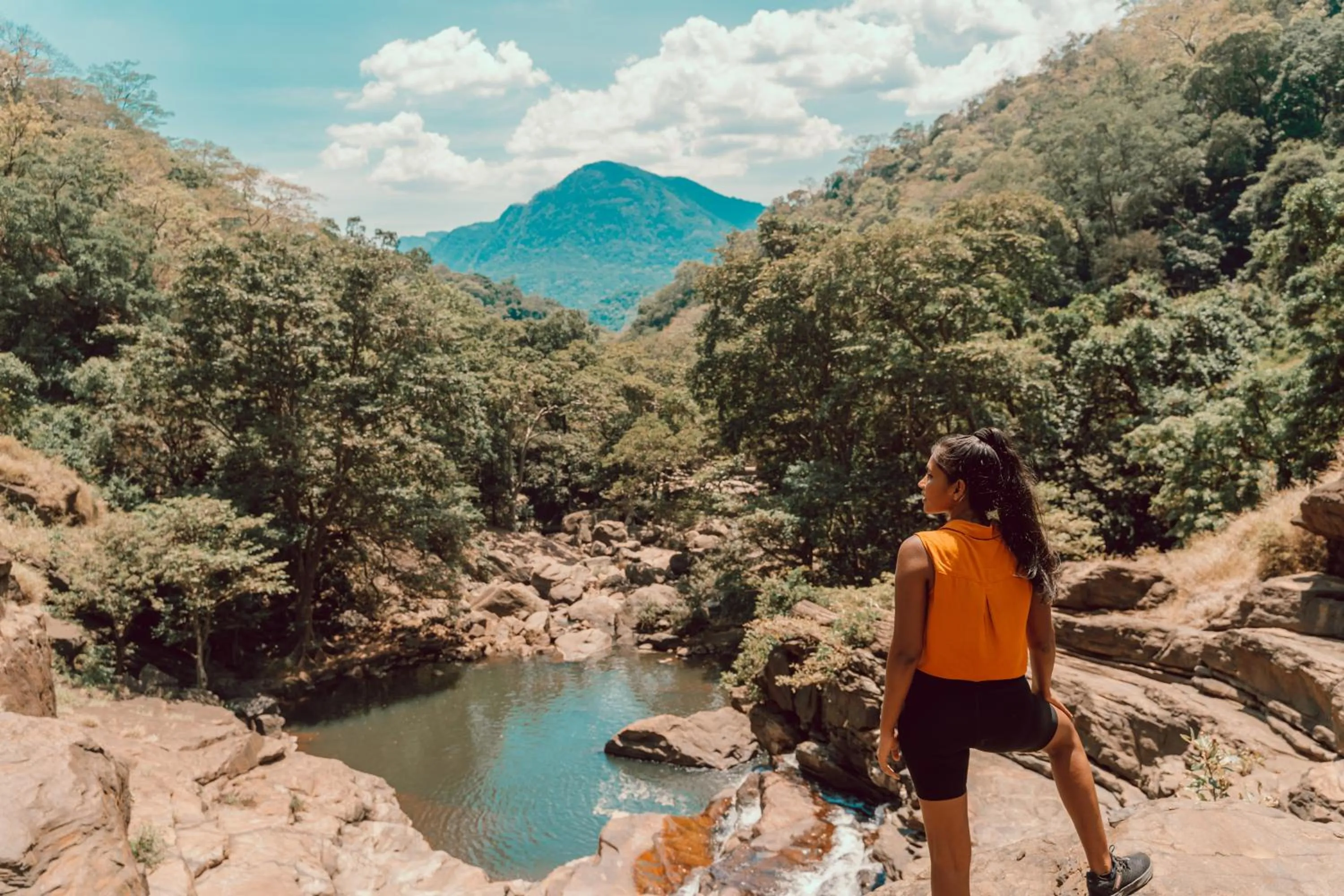 Hiking in Mapakada Village - Mahiyanganaya