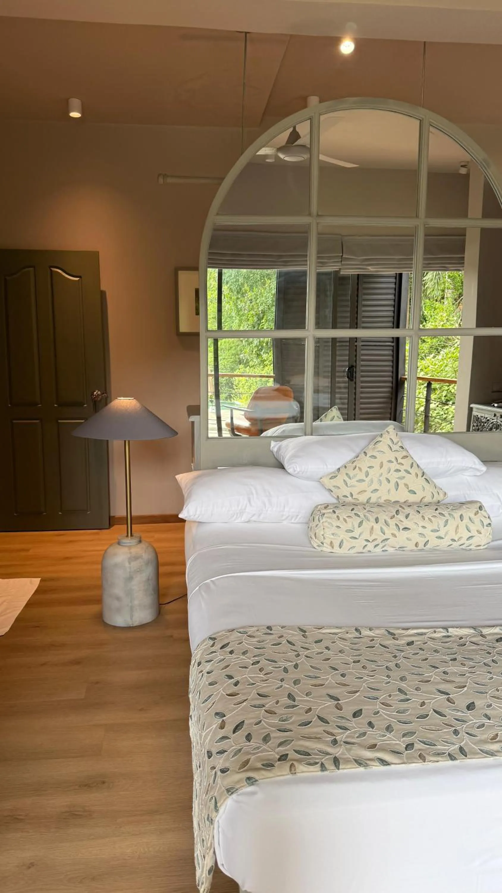 Bed in Mapakada Village - Mahiyanganaya