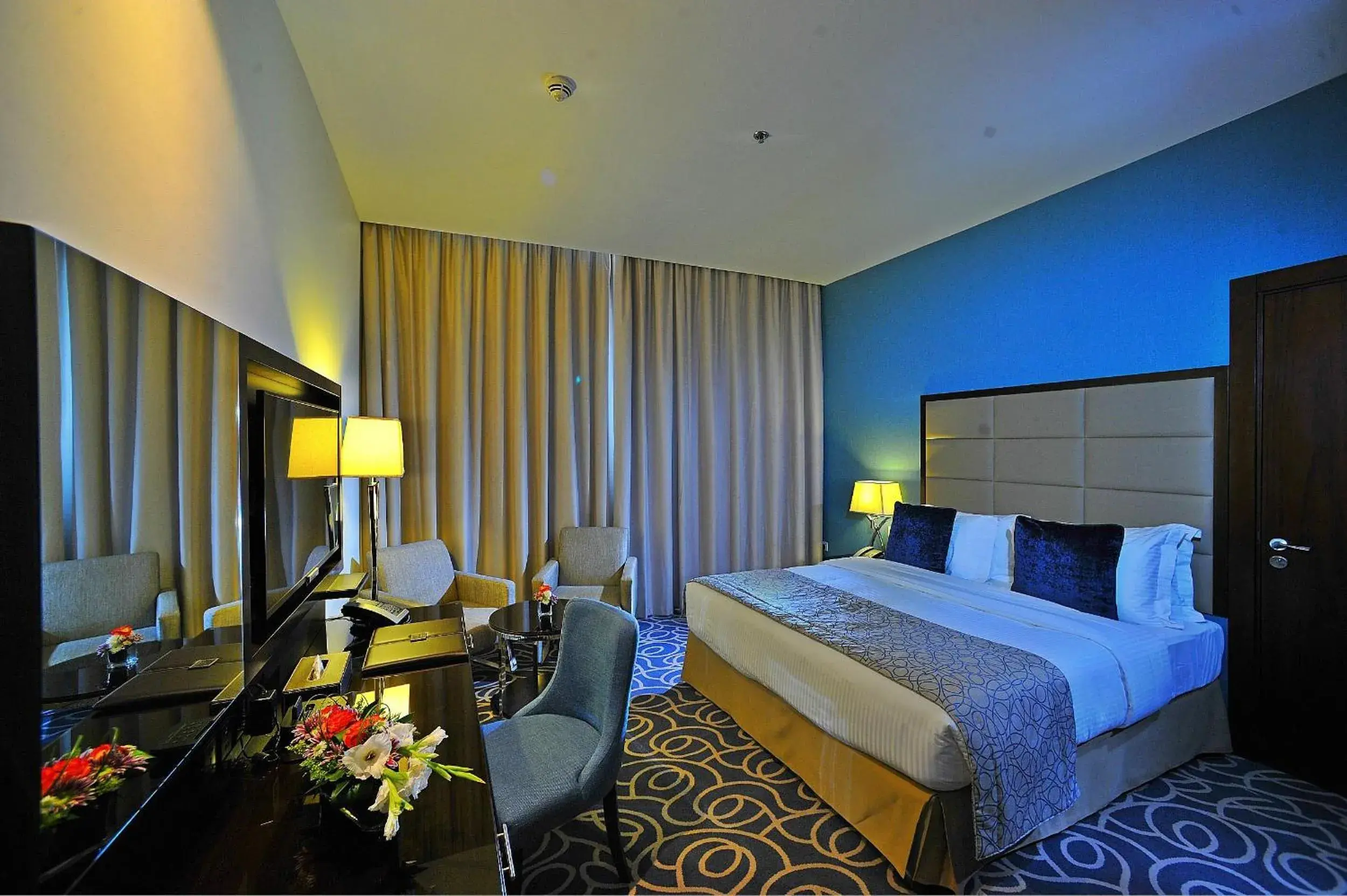 Suite with Double Bed in Ramada Abu Dhabi Corniche Suite with Double Bed in Ramada Abu Dhabi Corniche