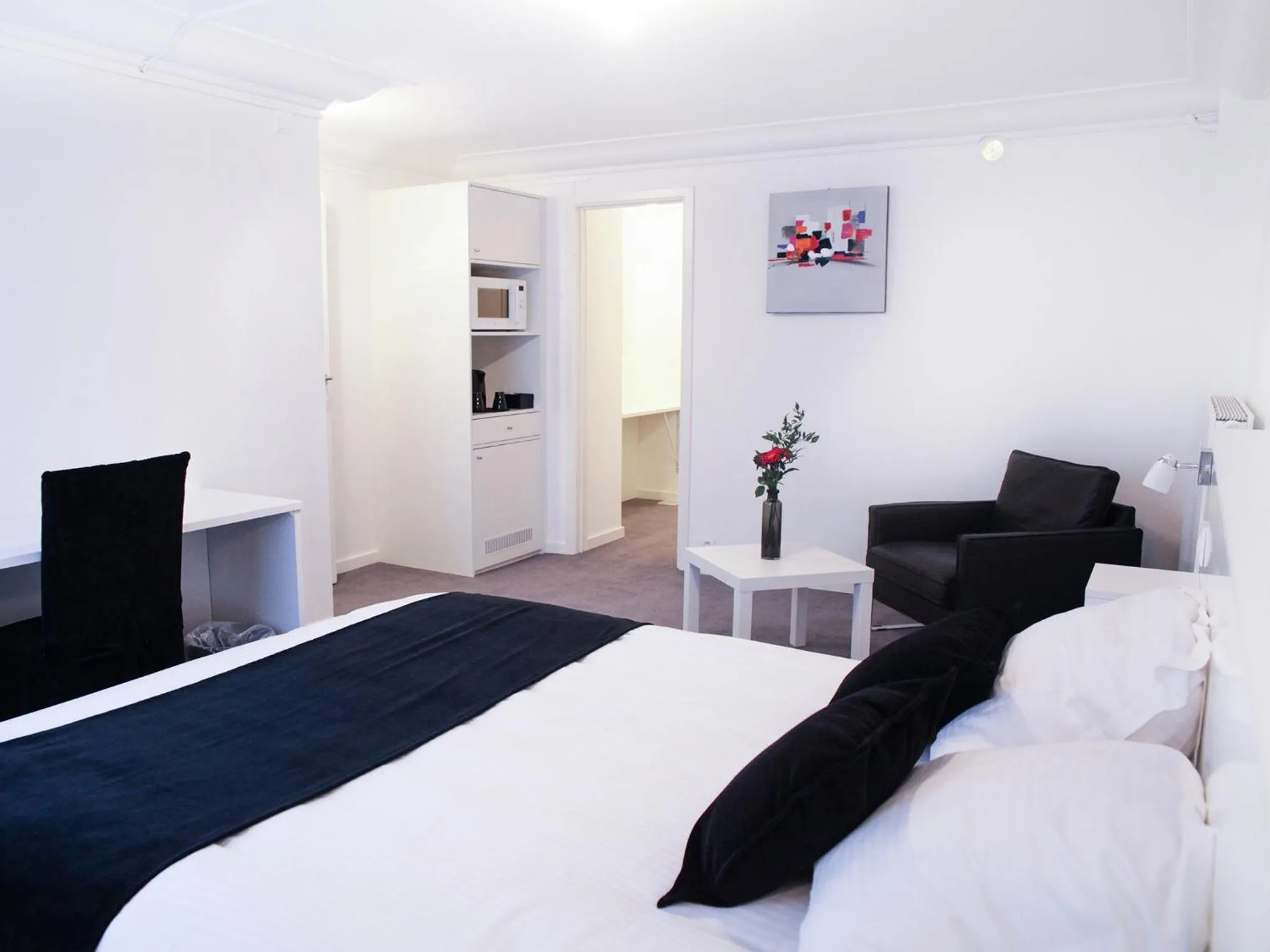 Photo of the whole room, Bed in Hotel Satellite