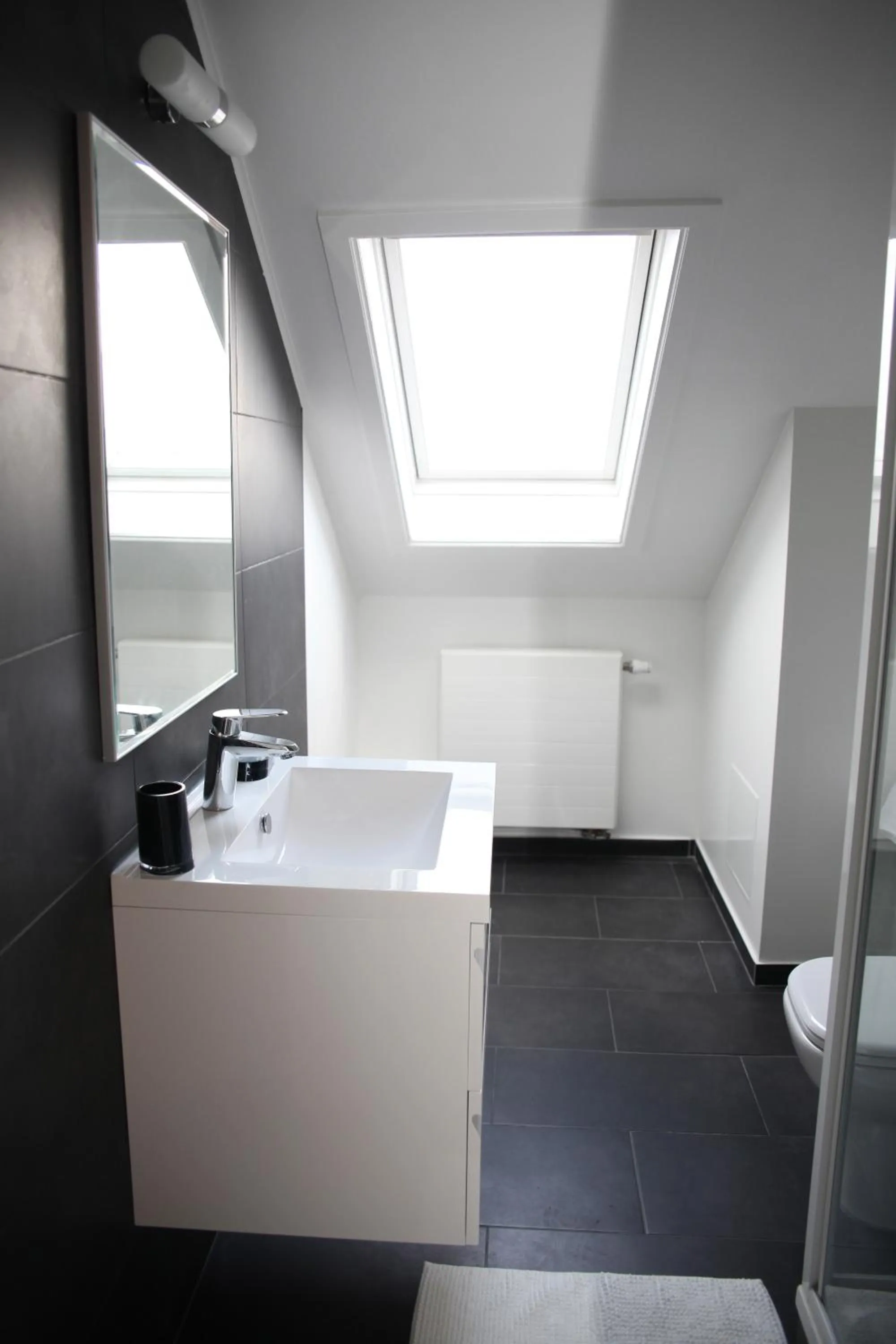 Bathroom in Hotel Satellite